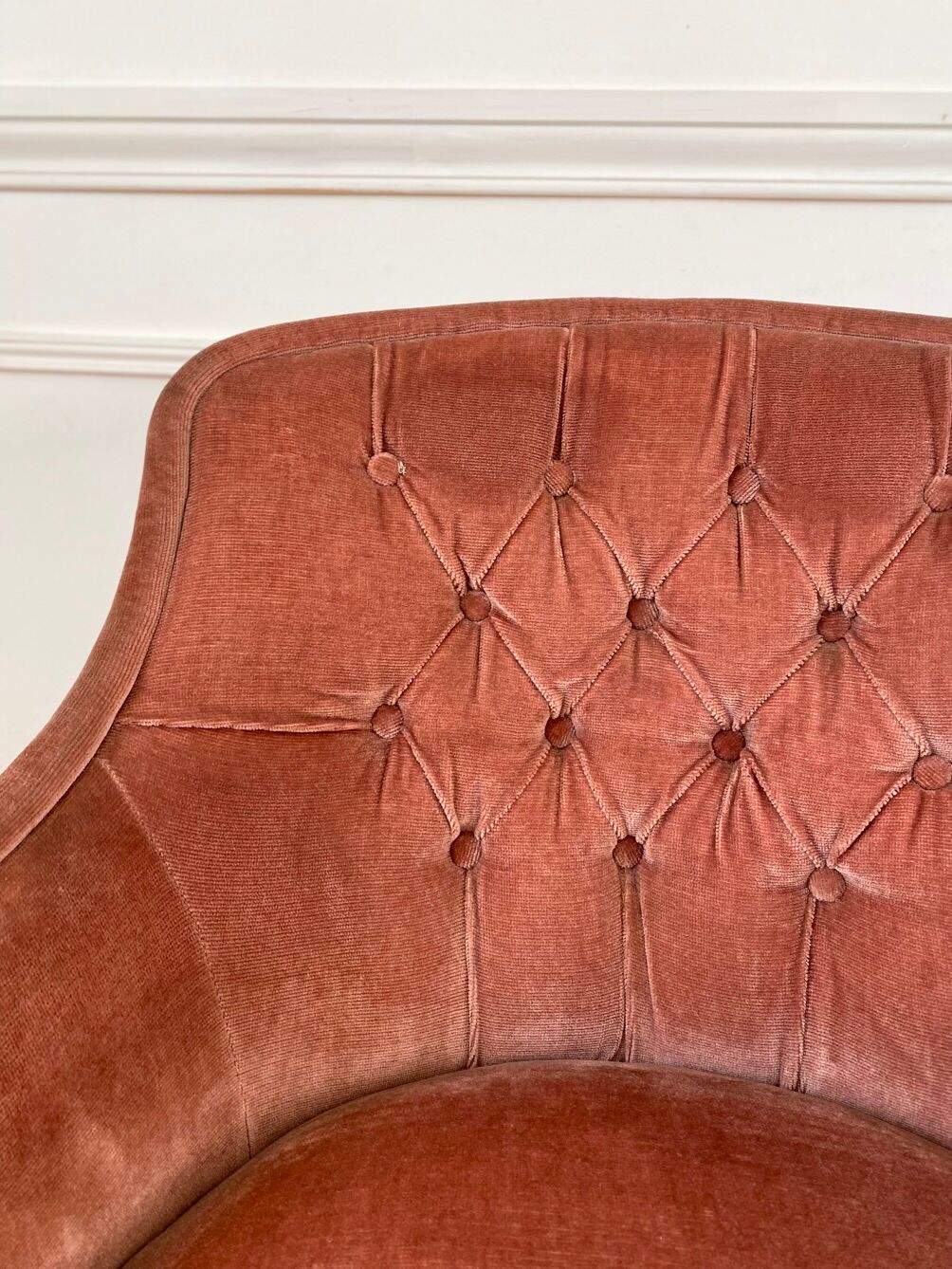 Toad armchair in pink velvet