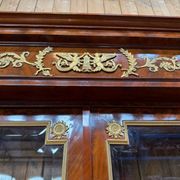 Display cabinet with two doors – Empire period – Mahogany veneer, bronze fittings