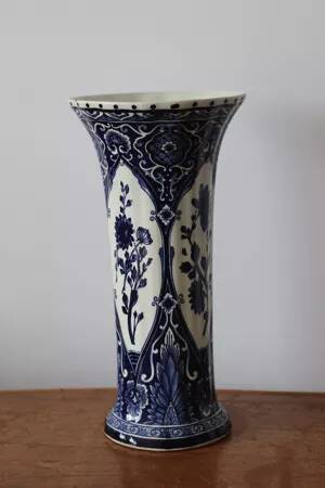 Royal Sphinx vase by boch Holland Delfs 1900