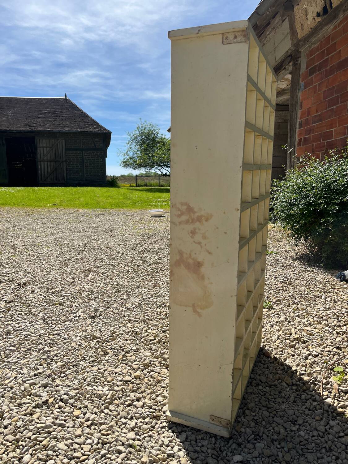 Wooden locker sorting unit