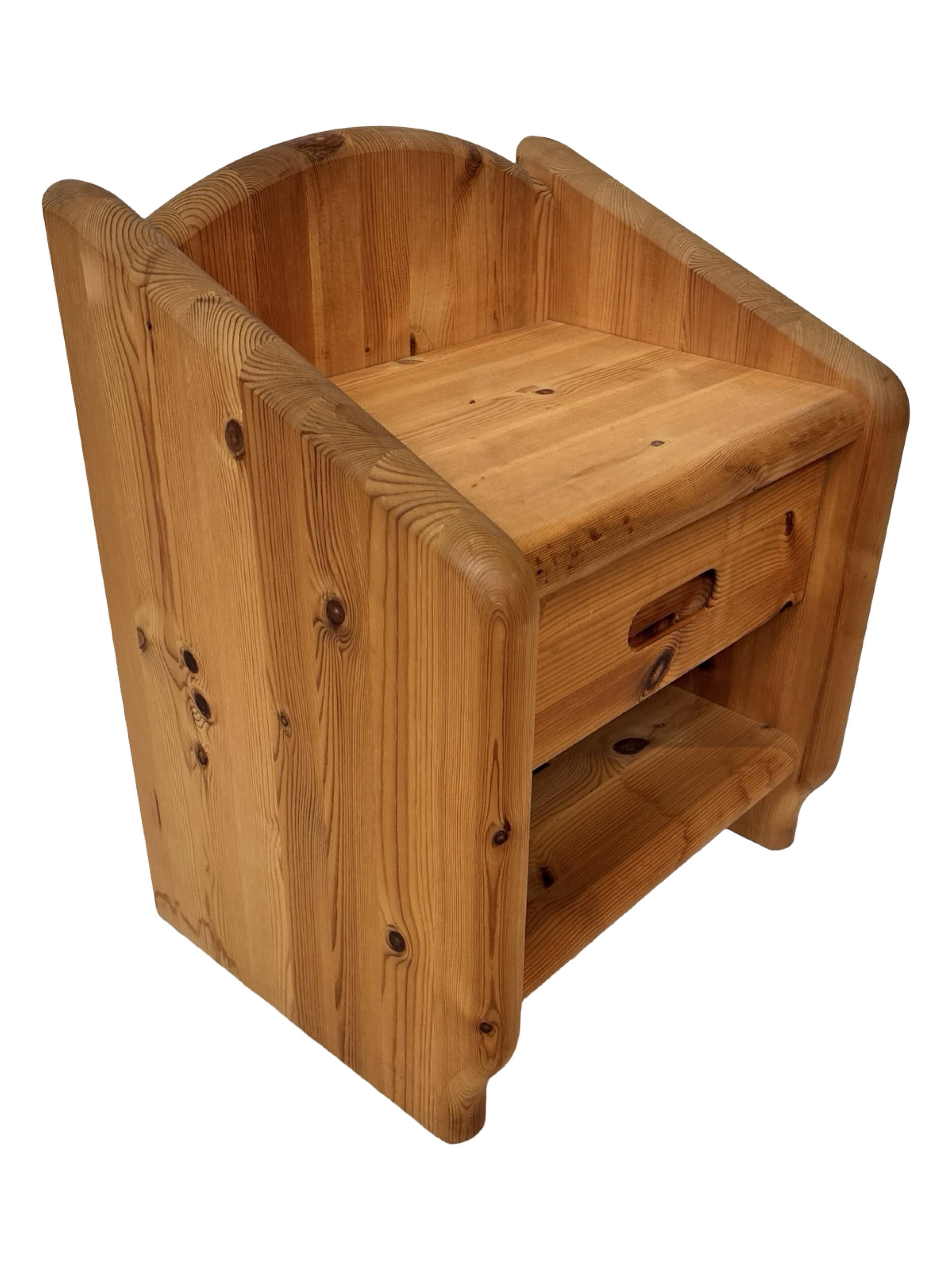 Vintage set of two pine wood bedside tables