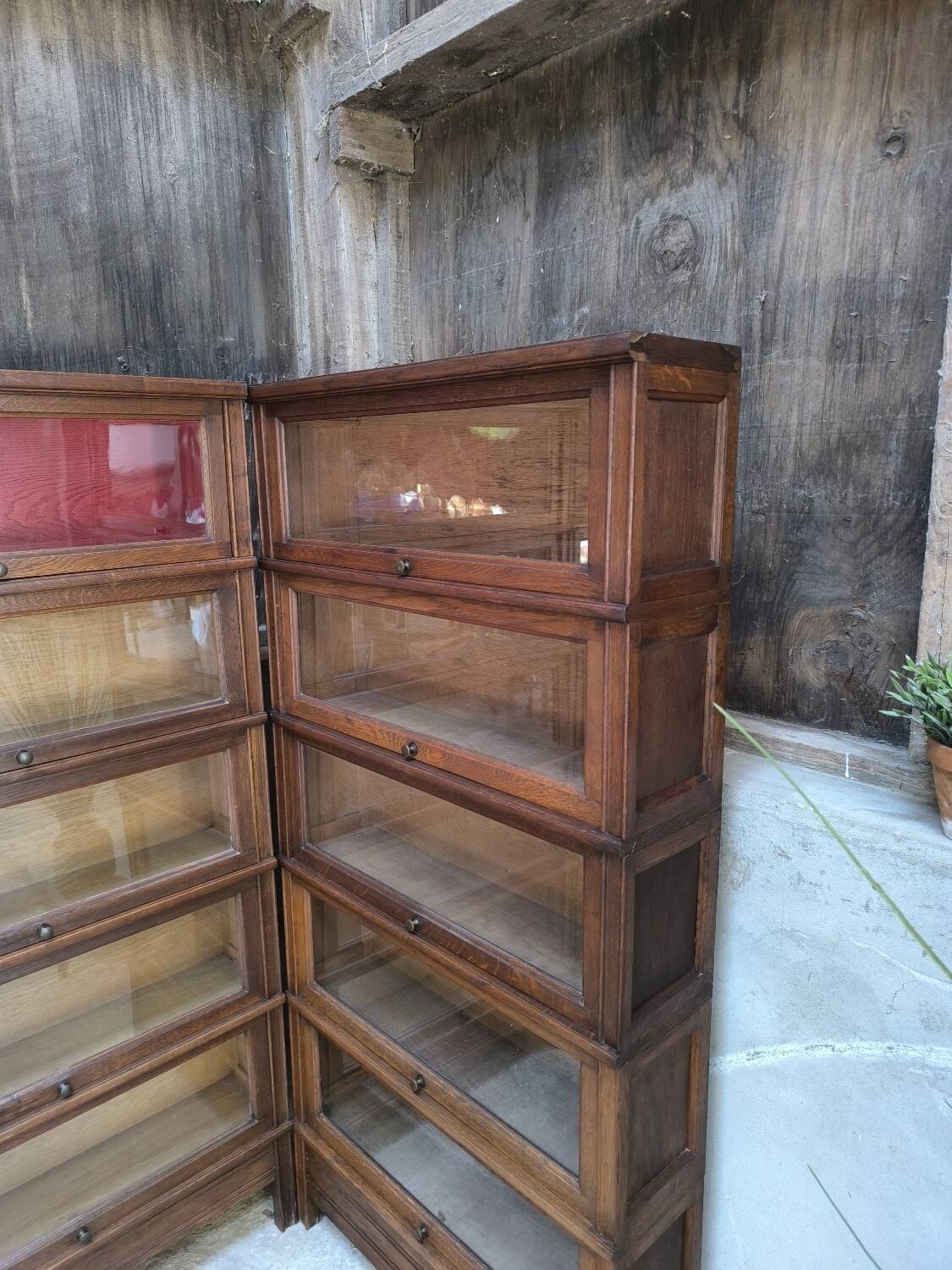 Oak display cabinet MD 1900