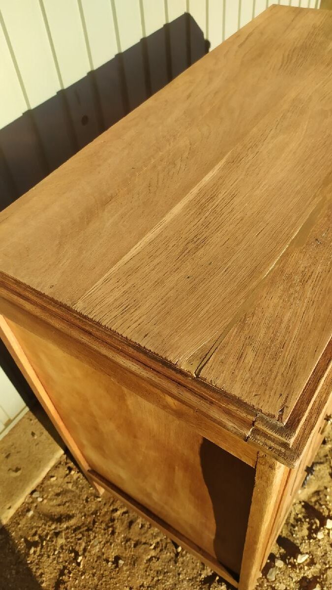 Antique chest of drawers