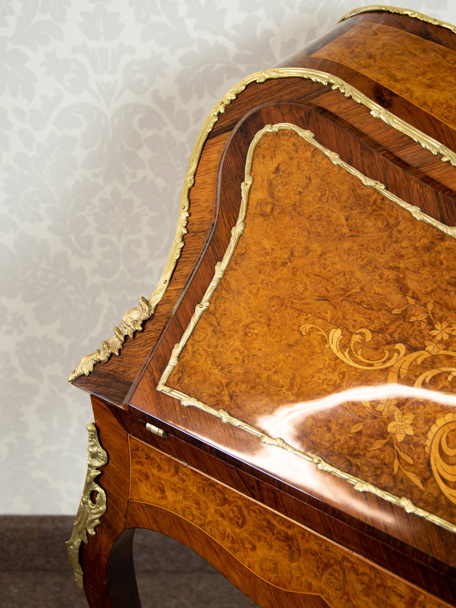 Secretary Bonheur du Jour Louis XV in rosewood and walnut 1870-1900