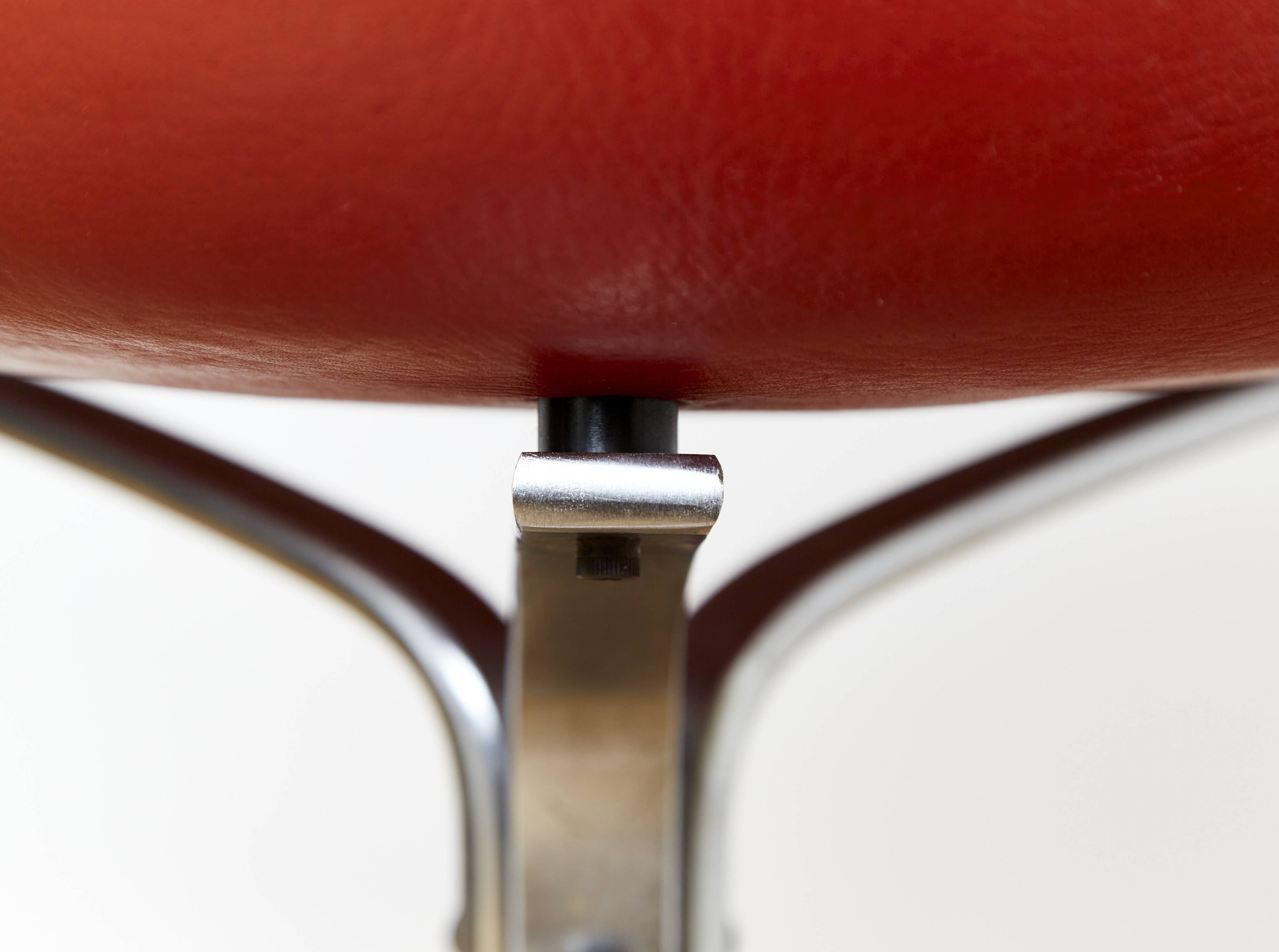 Chaise Poul Kjærholm PK9 pour Fritz Hansen