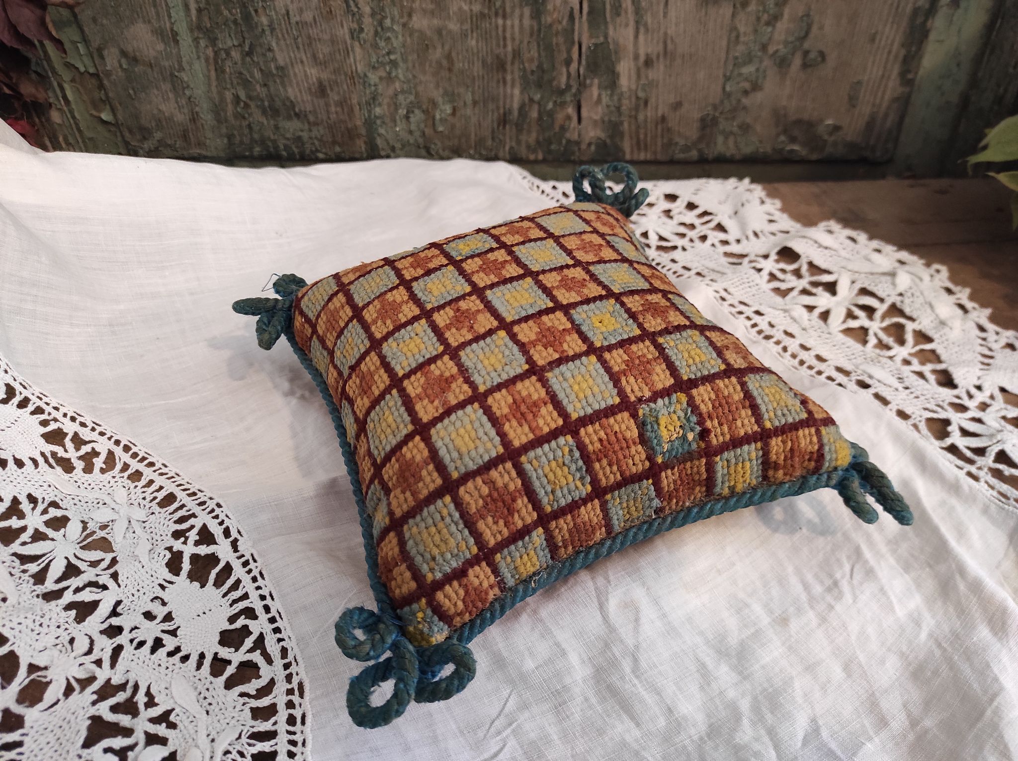 Coussin vintage français fait main