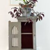 Meuble de rangement, buffet ancien en bois gris patiné