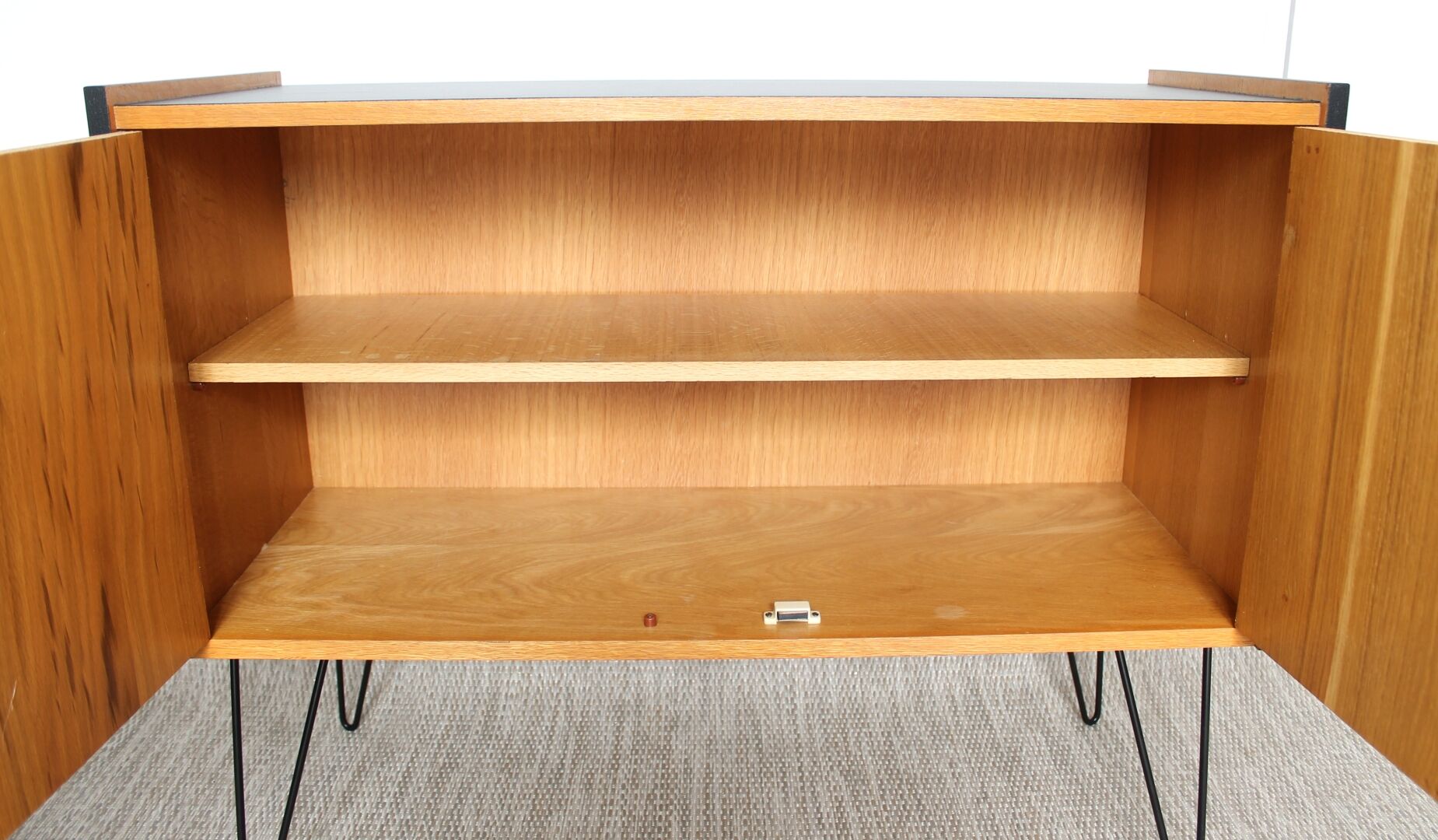 Buffet down vintage needle feet