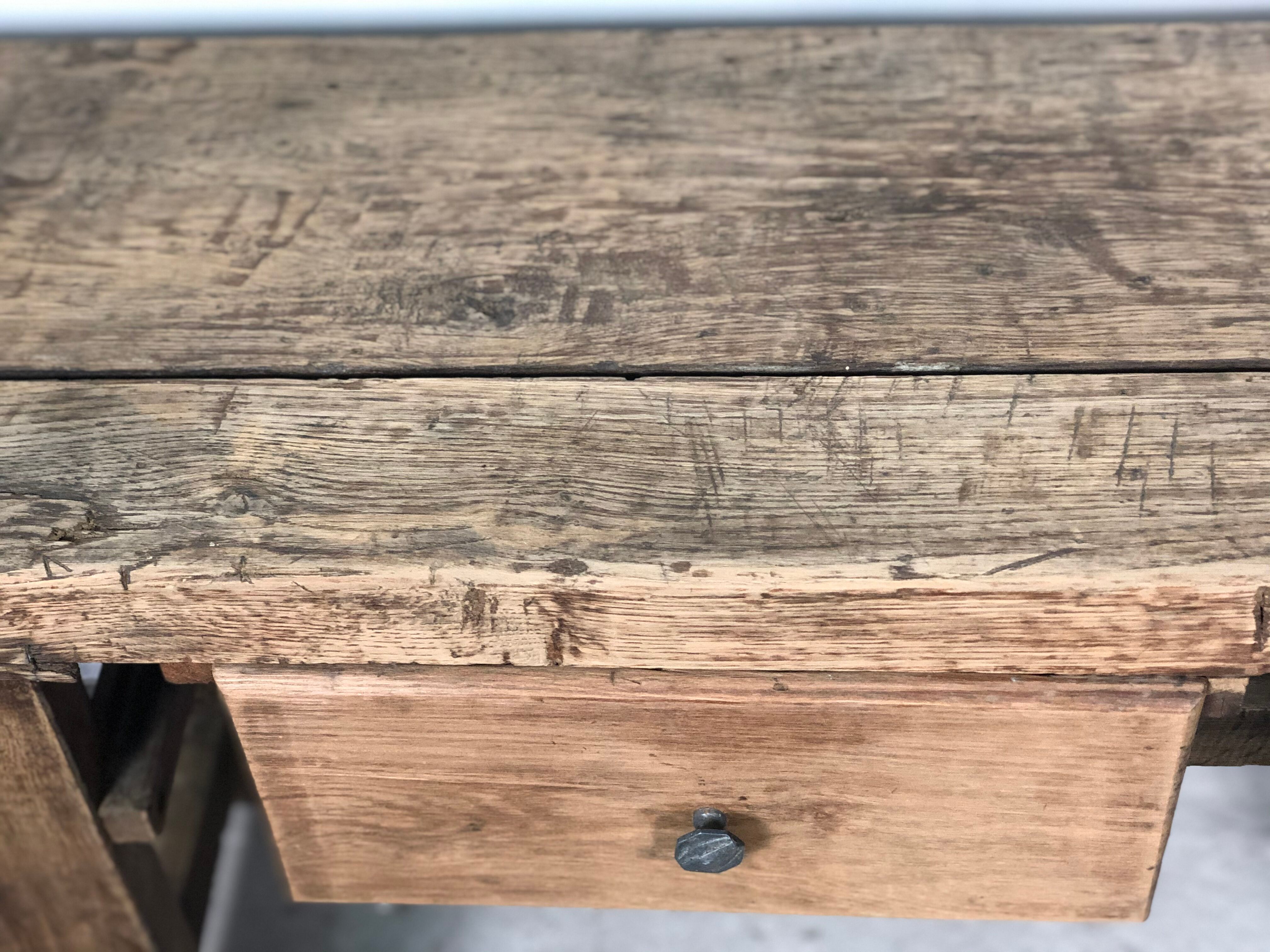 Old workbench in raw solid oak 1920