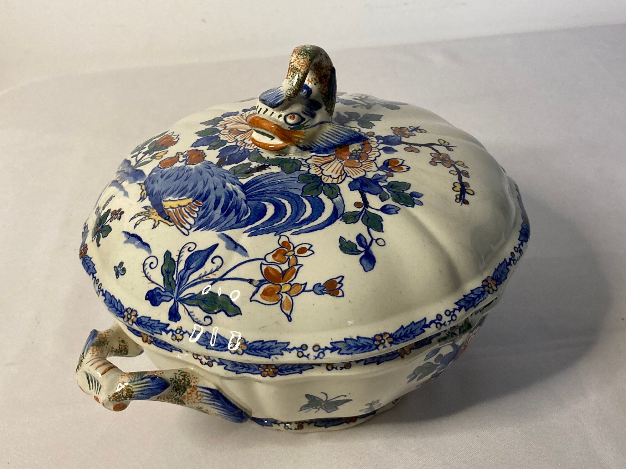 Old soup pot faience GIEN decoration to the rooster early twentieth century