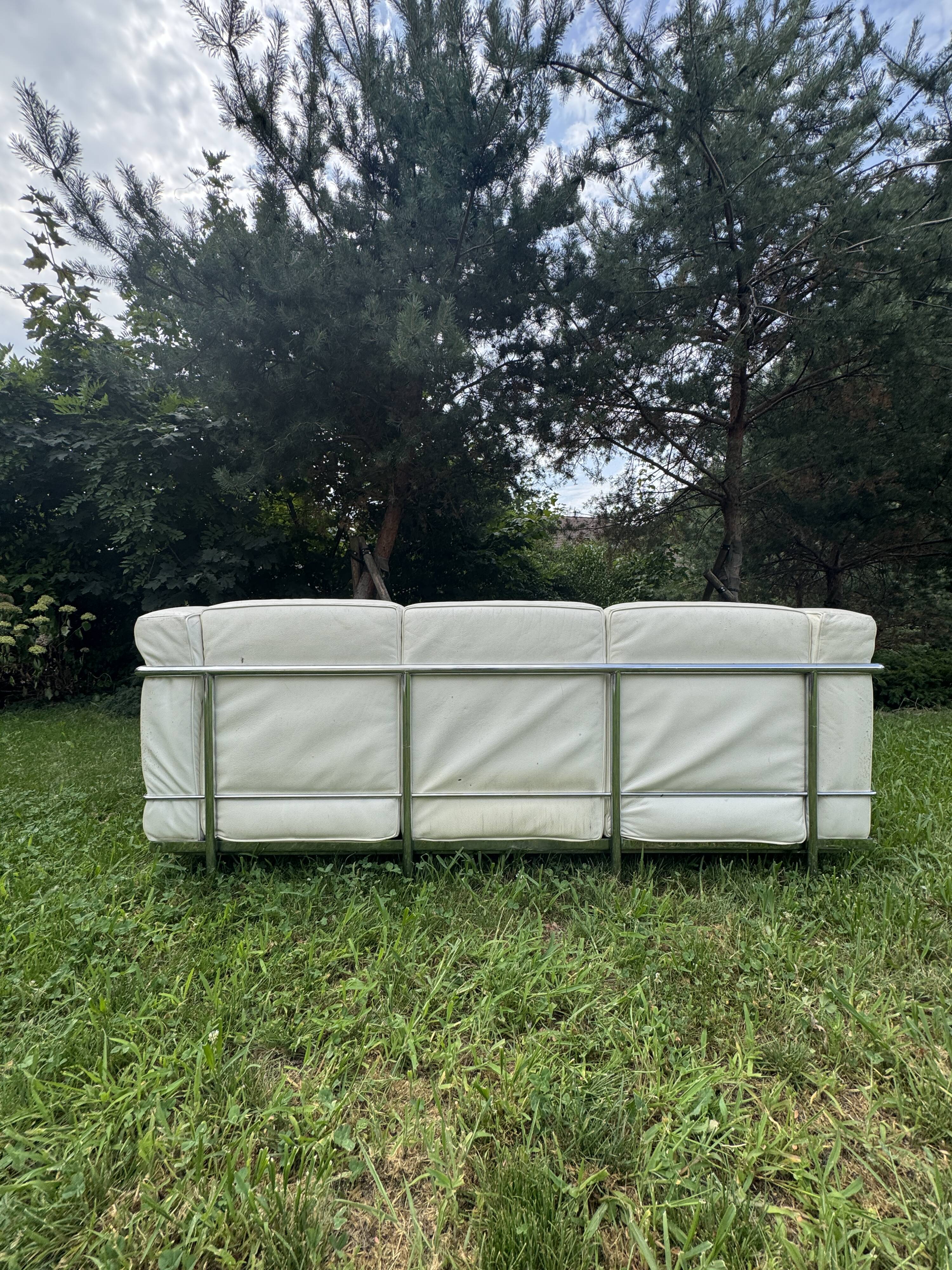 3-seater sofa 'LC2' by Le Corbusier, P. J, C. Perriand for Cassina