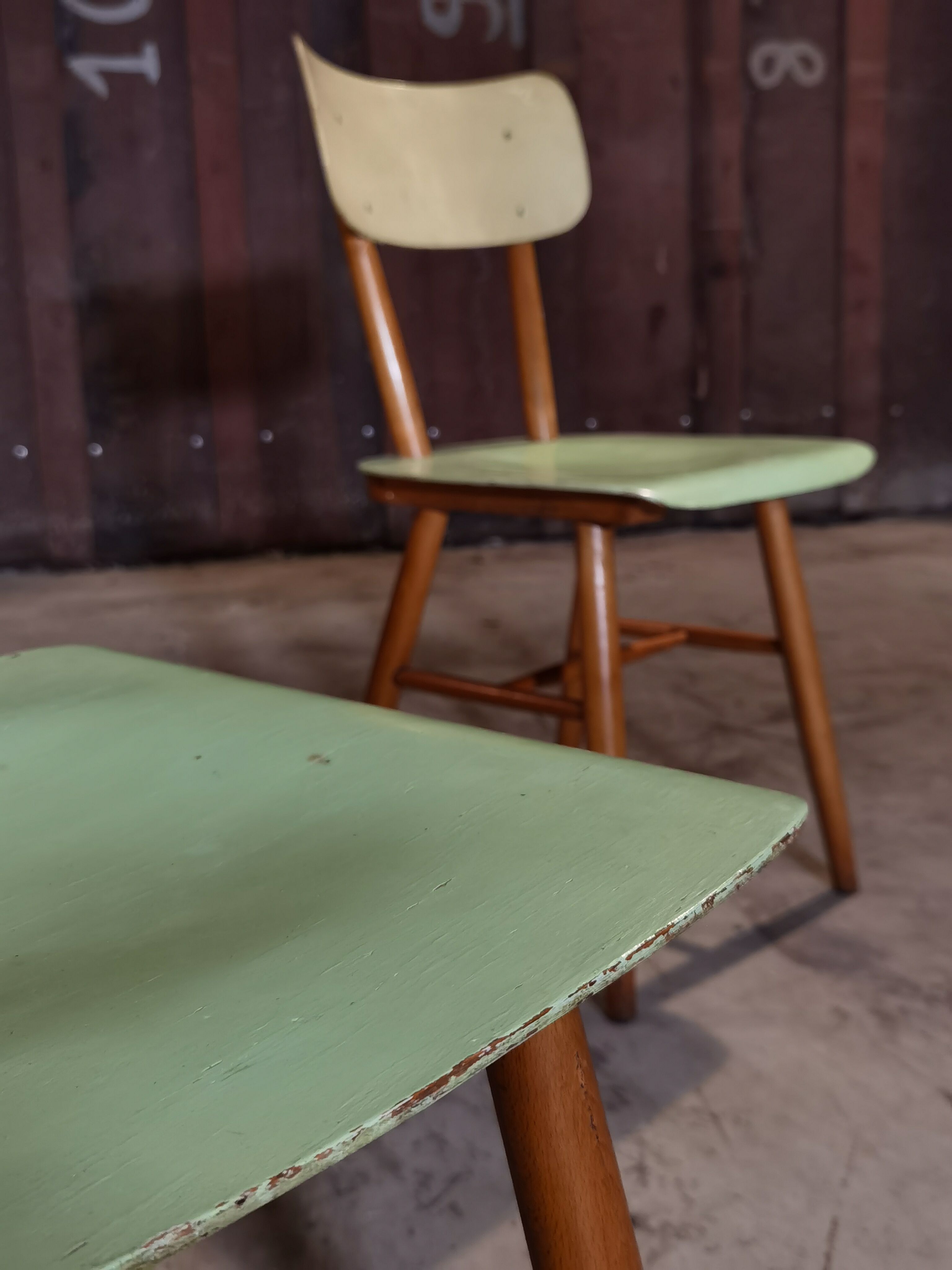 Pair of chairs Ton 1960 green/white