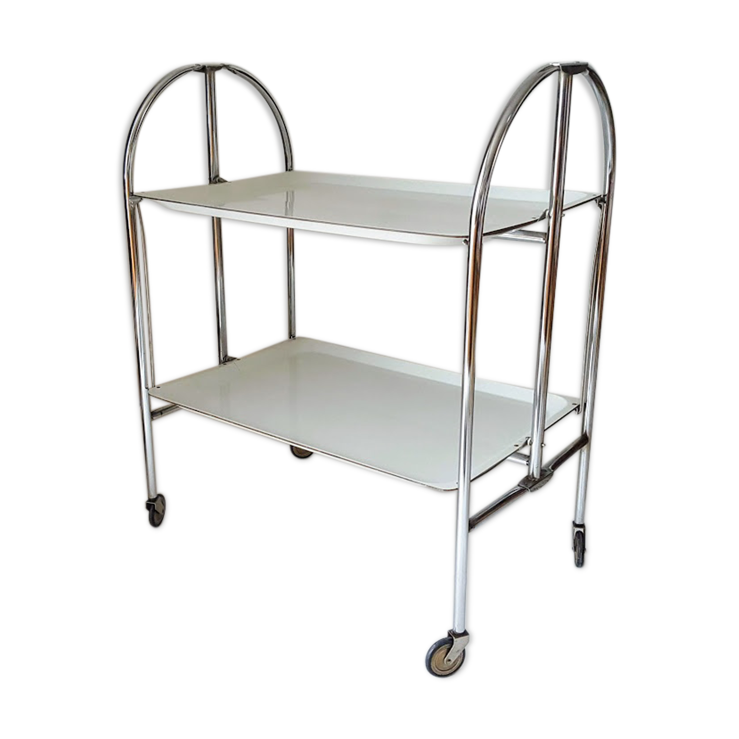 Folding serving table