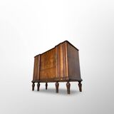 Italian art deco walnut chest of drawers, 1940s.