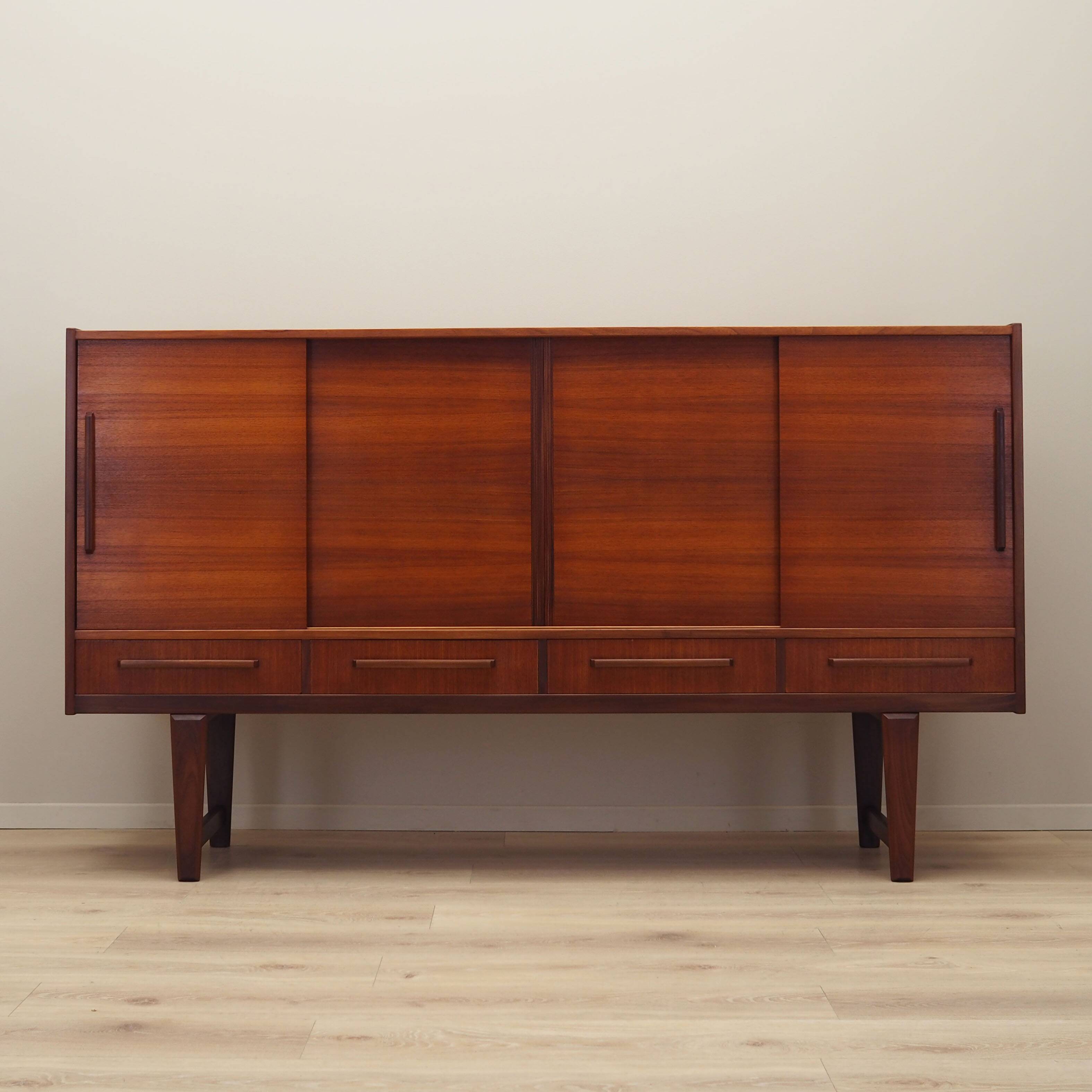 Buffet haut en teck, design danois, années 1960, fabricant : PMJ Viby J