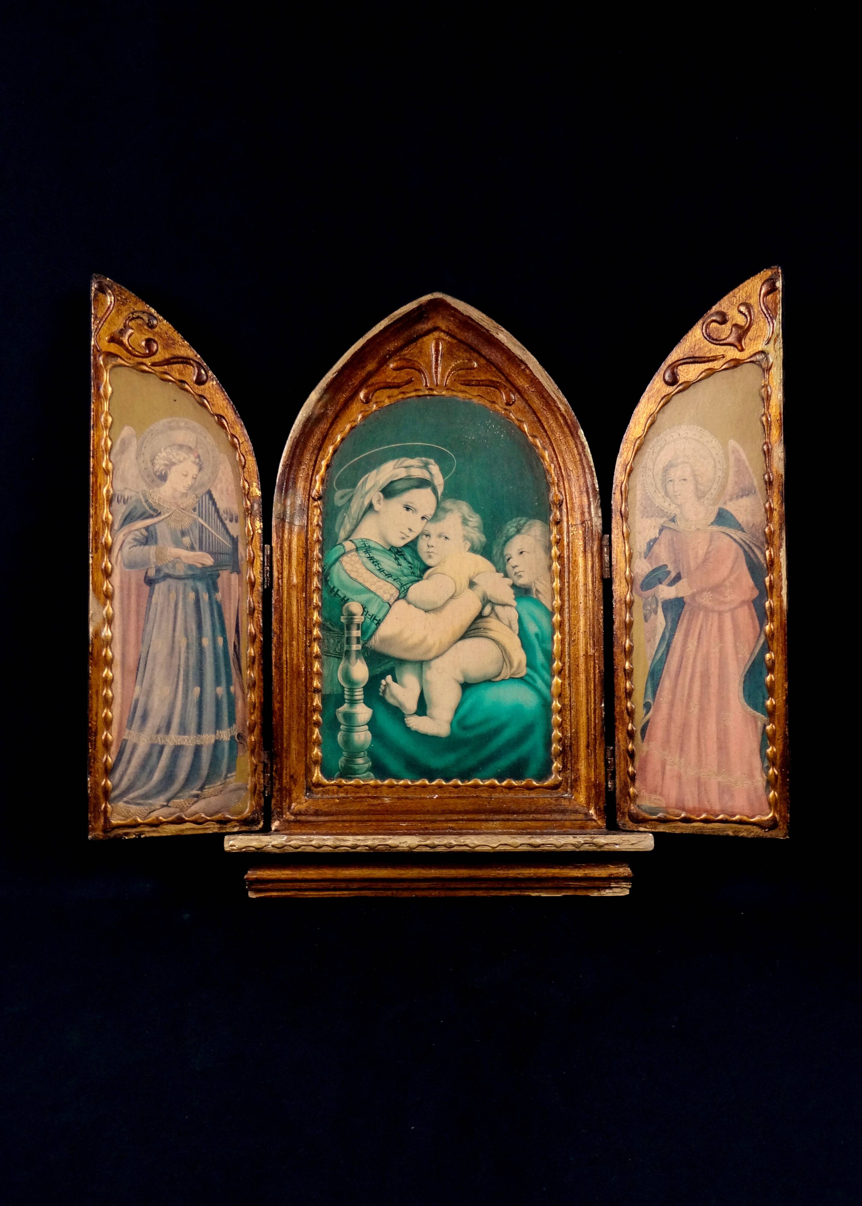 Florentine-style religious triptych in carved wood and gilded stucco, mid-20th century
