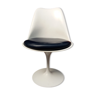 Tulip chair design Saarinen, Knoll edition
