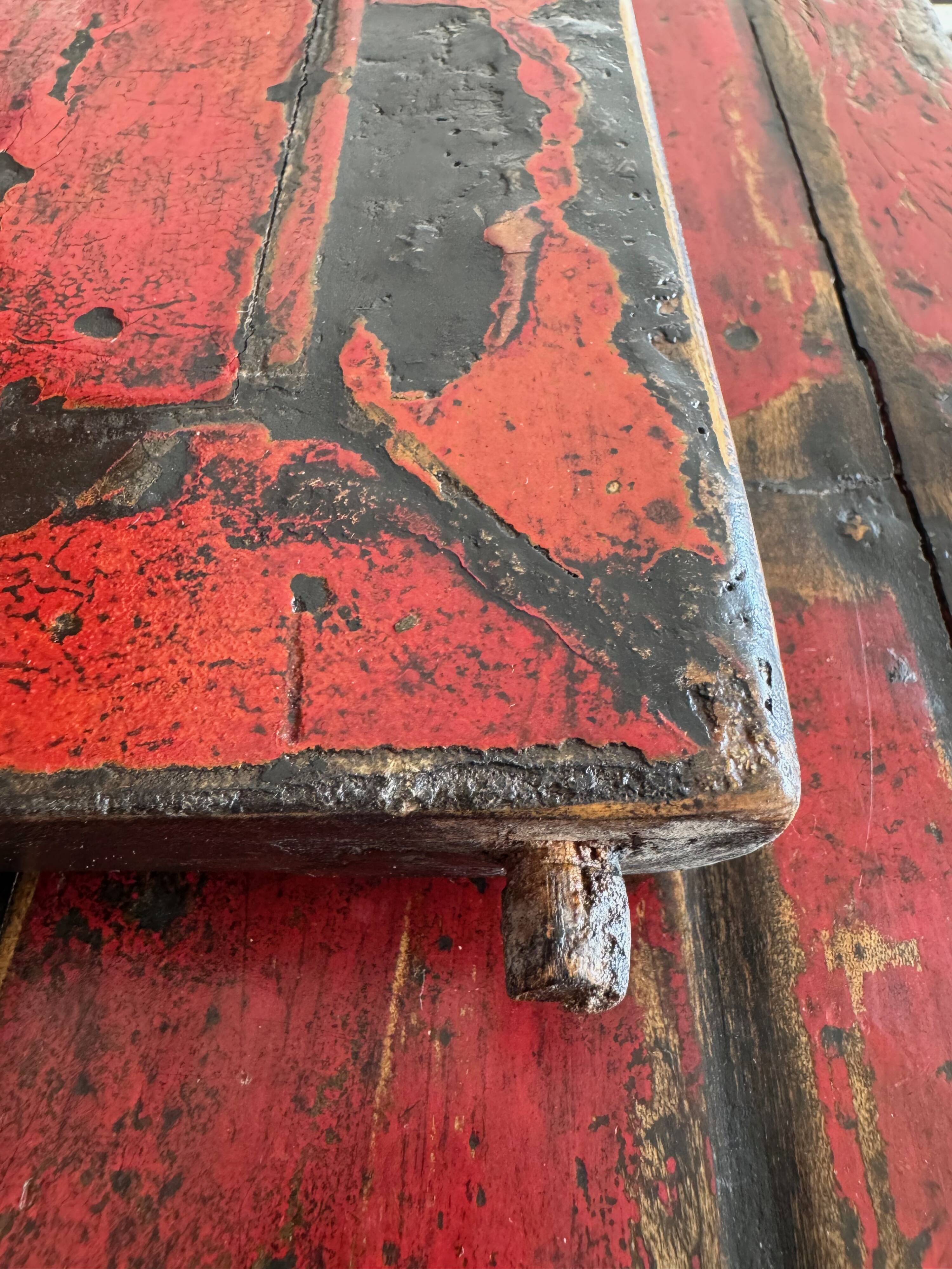 Small antique Chinese buffet (1920-1950) in rustic style, red lacquered, ori