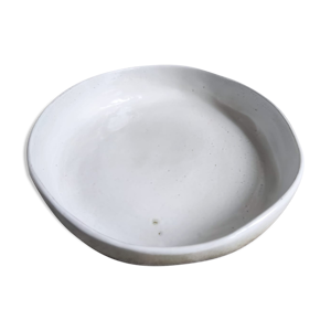 plat en céramique blanc
