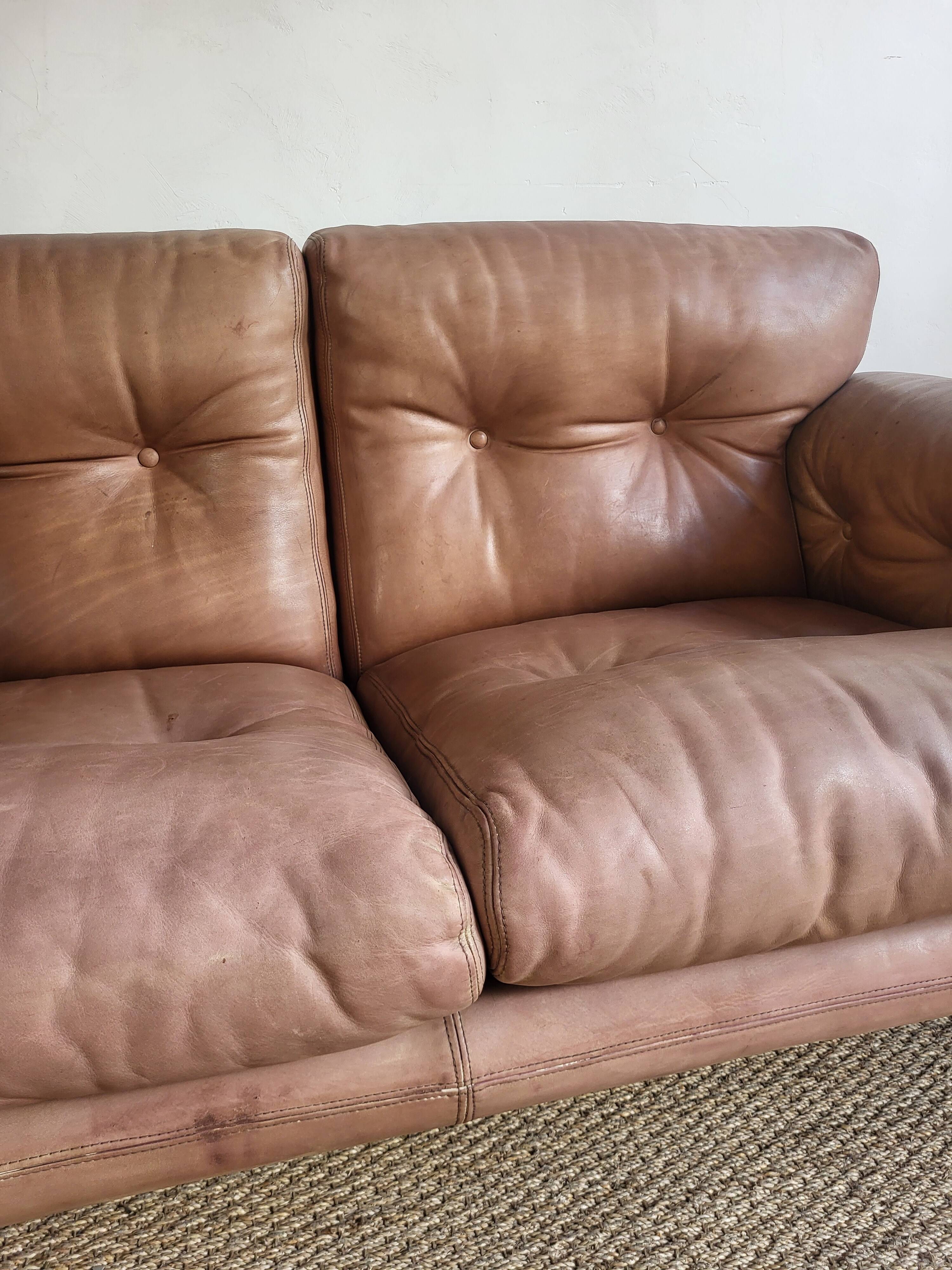 Coronado sofa by Tobia Scarpa in leather