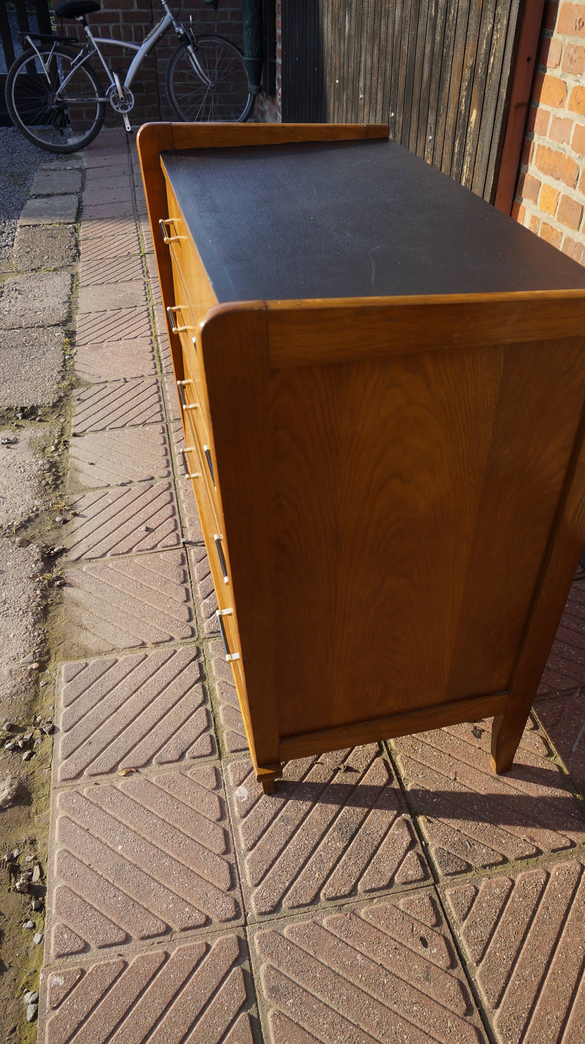 Vintage chest of drawers