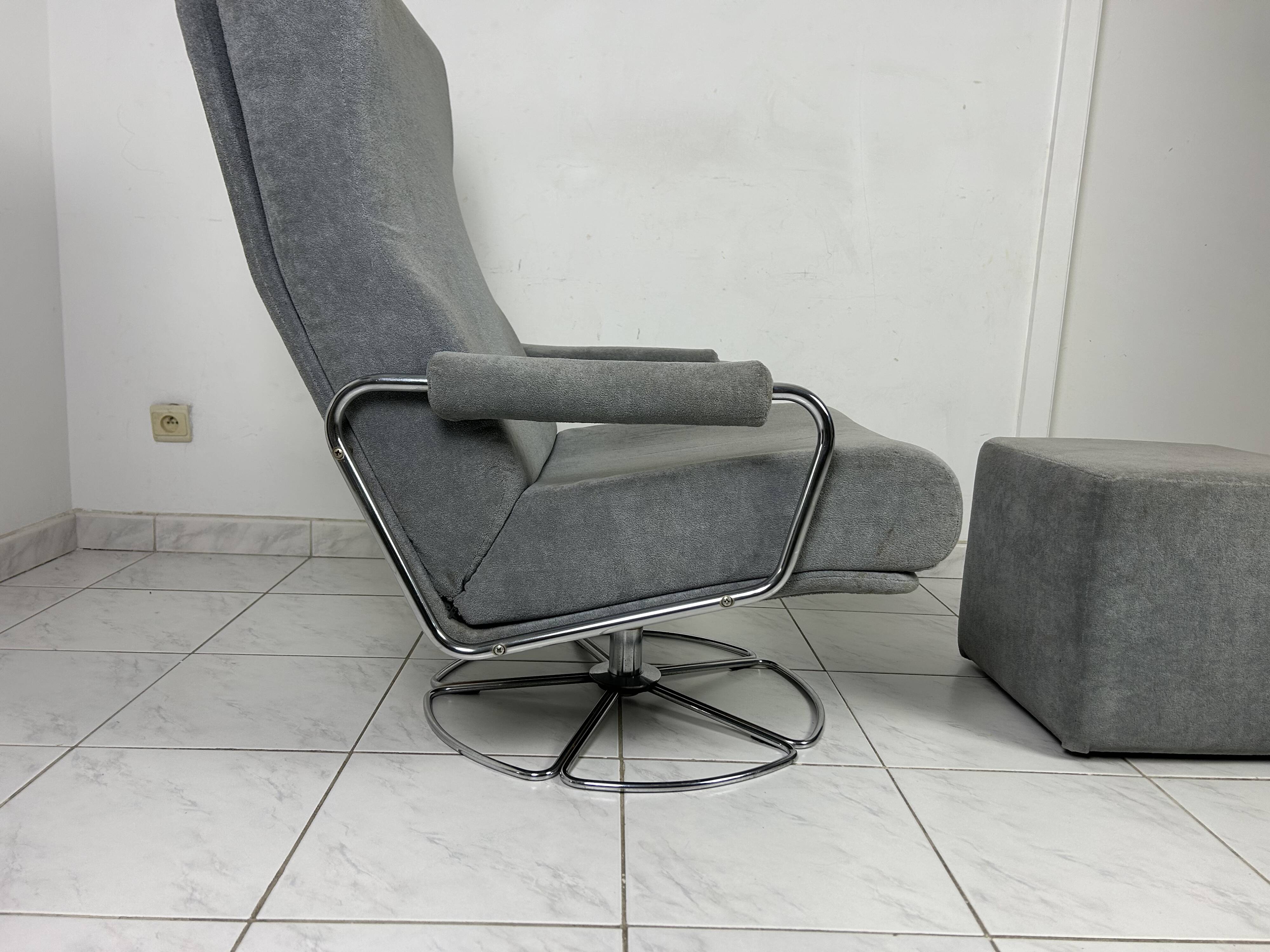 Vintage Gelderland swivel armchair with ottoman Jan des Bouvrie
