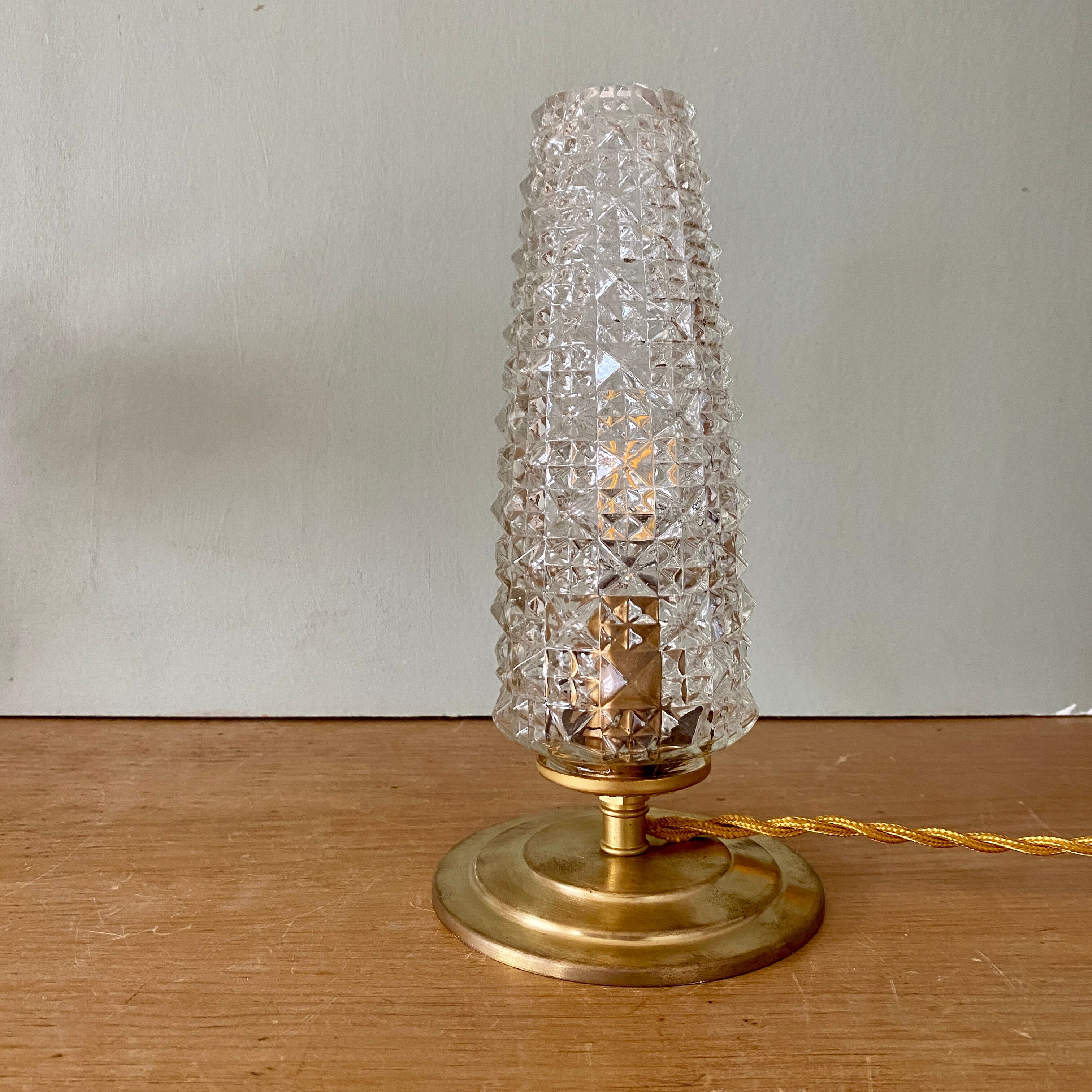 Vintage tulip table lamp in molded glass