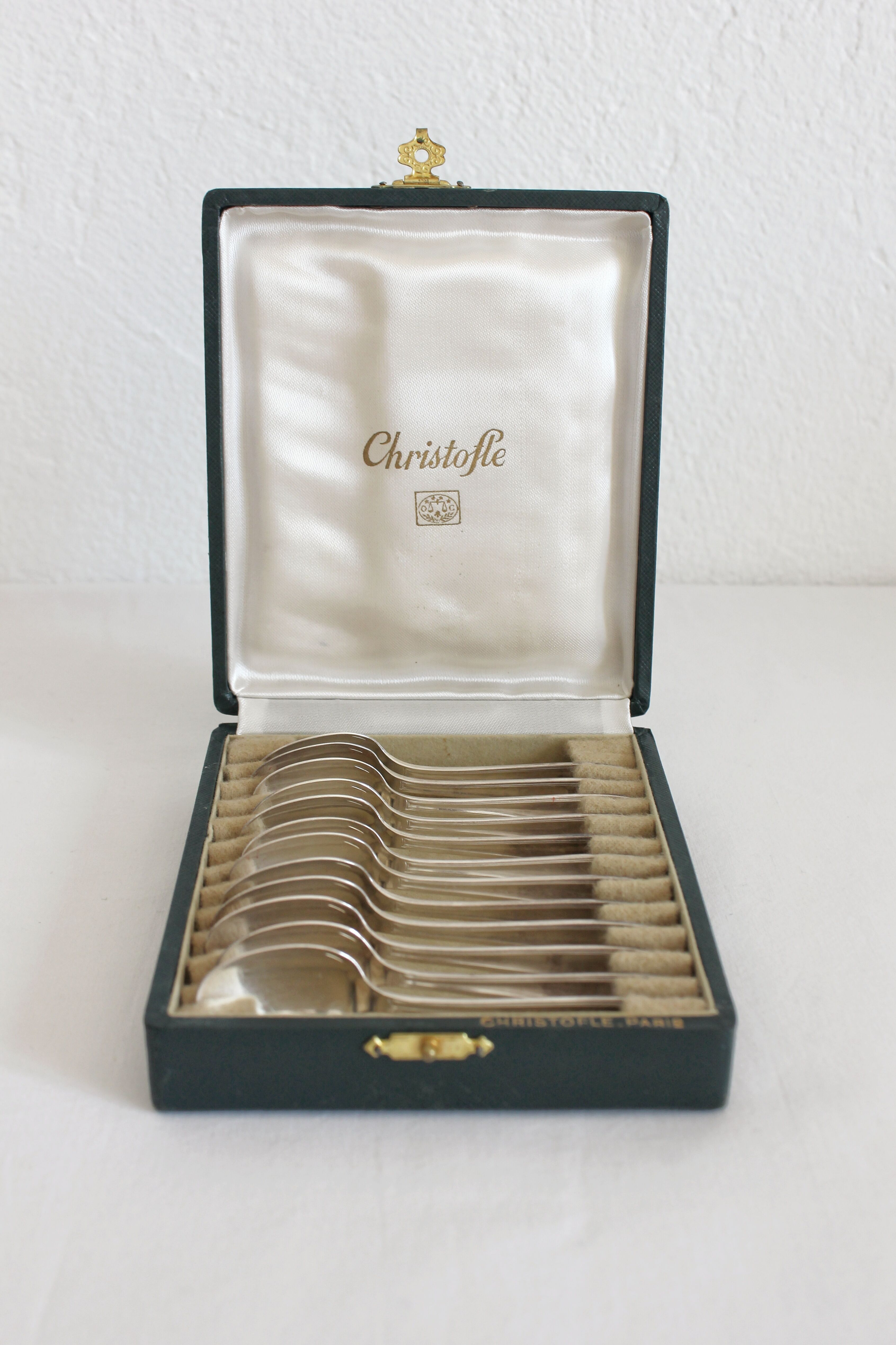 Coffret de 12 cuillères à café moka ou expresso en métal argenté Christofle Marot Coquille