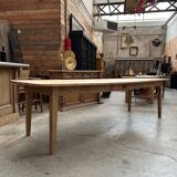 Grande table pieds fuseaux Début XXème