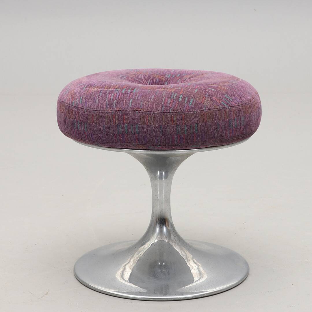 “Satellite” stool, tulip base in chrome metal