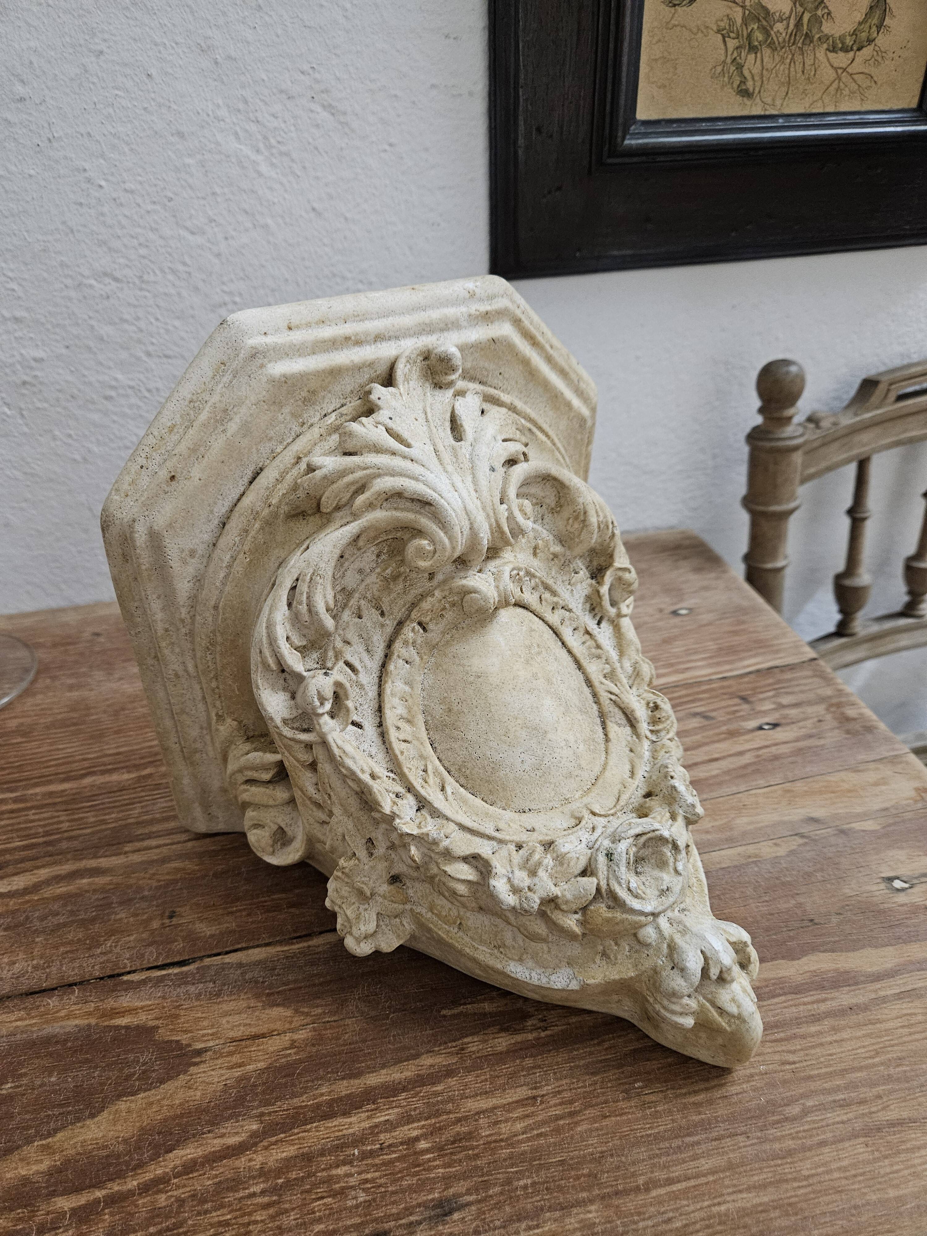 Stucco wall shelf - Console