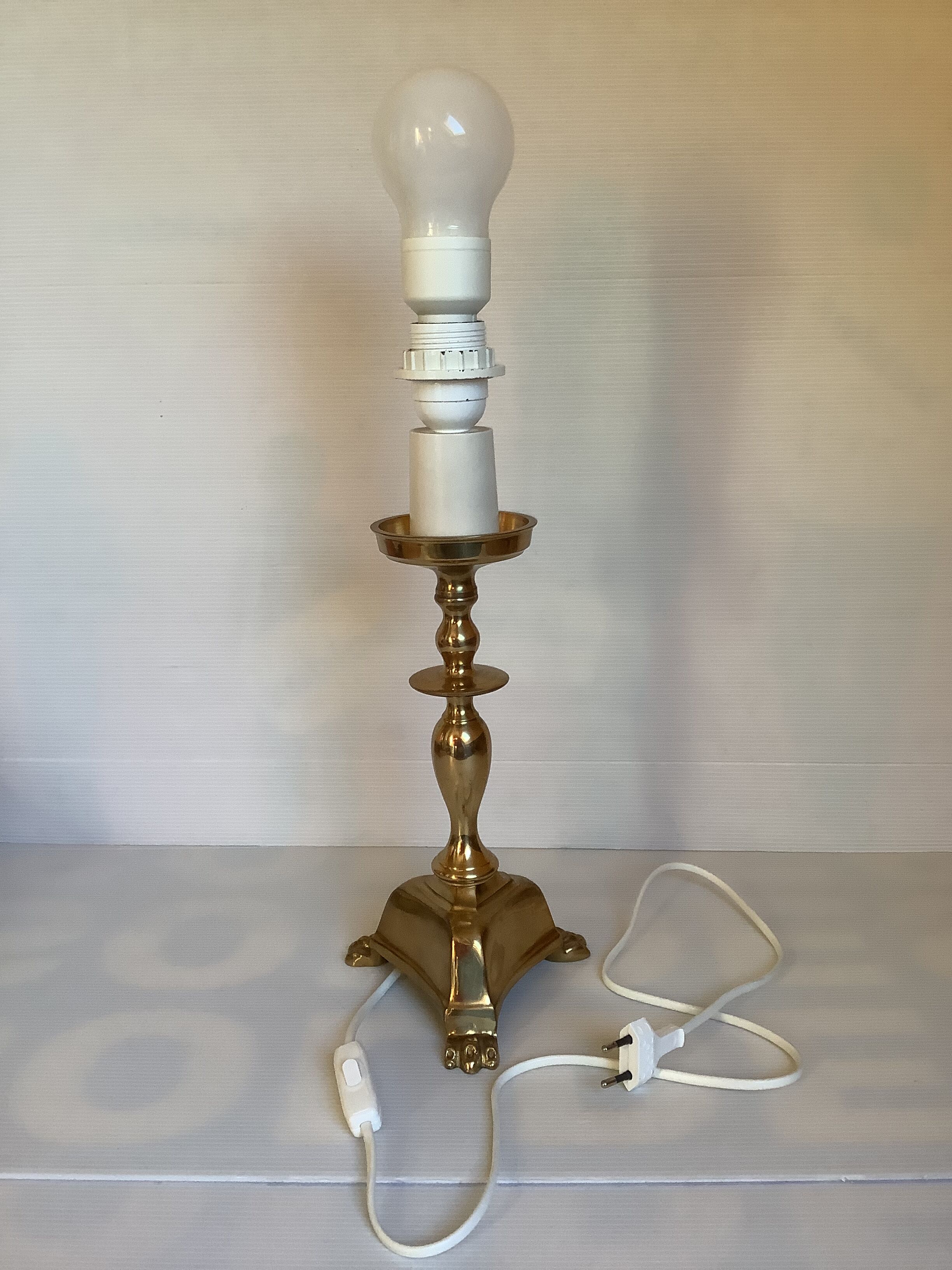 Brass lamp with lion claw feet Italy