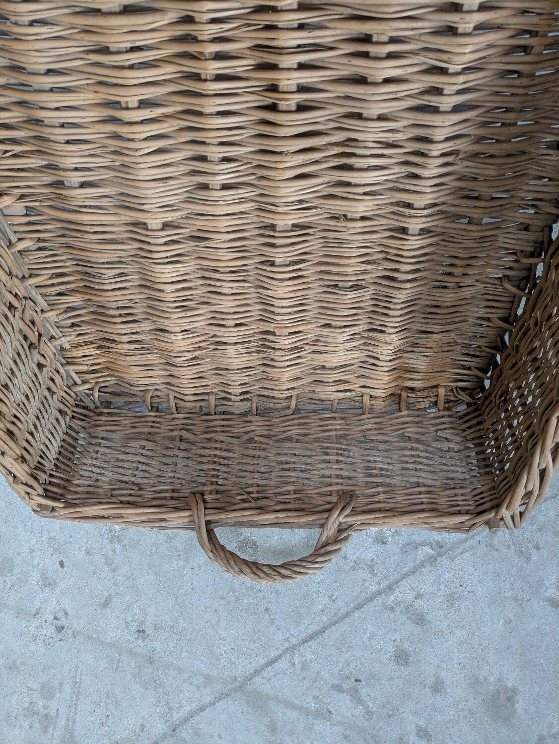 Large baker's basket