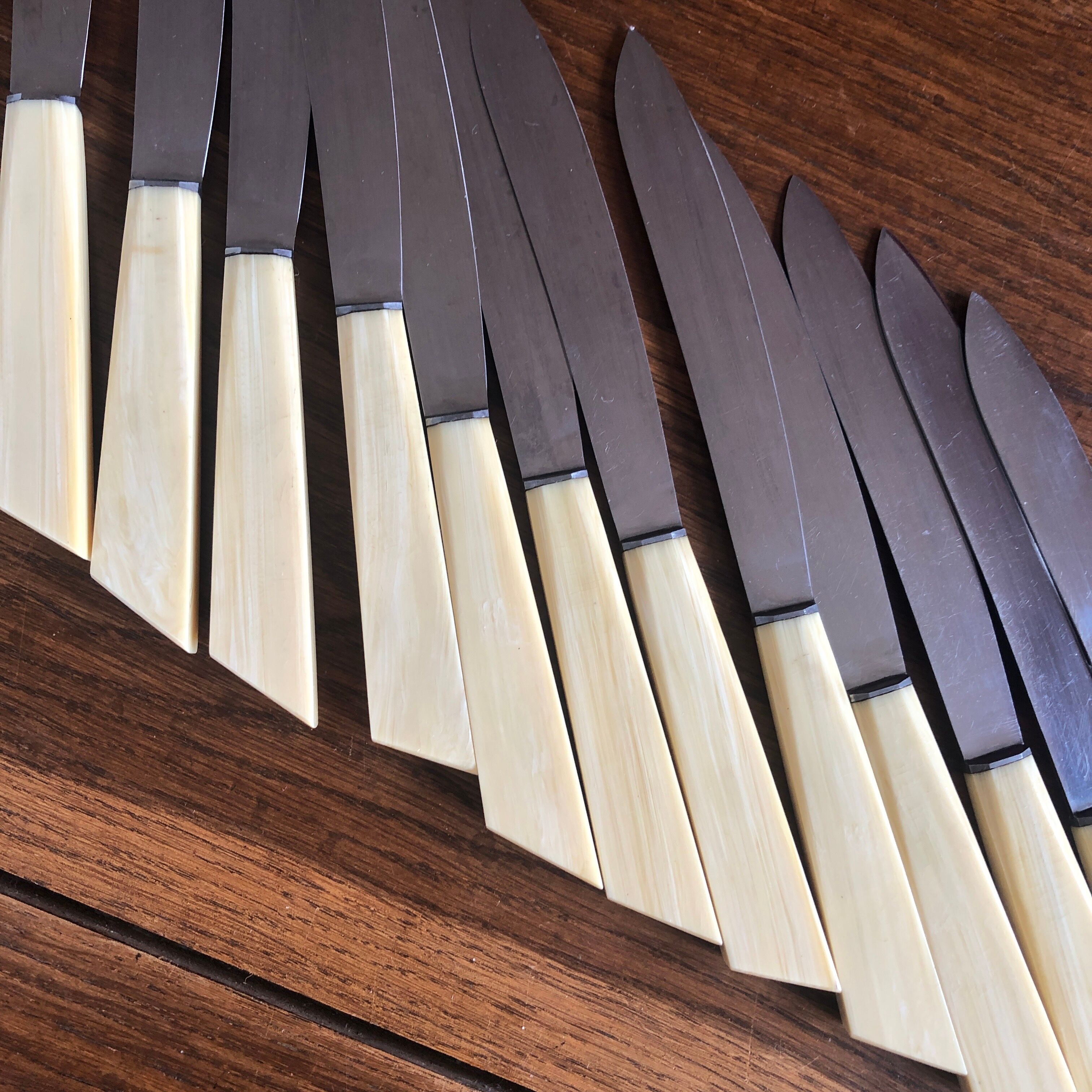 12 art deco knives