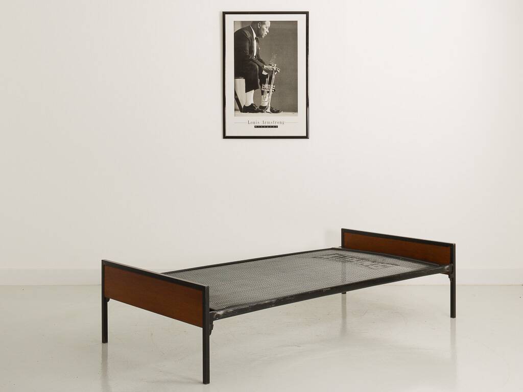 Cadre de lit vintage en métal et teck (90x190)