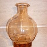 Carafe art-deco pink molded glass
