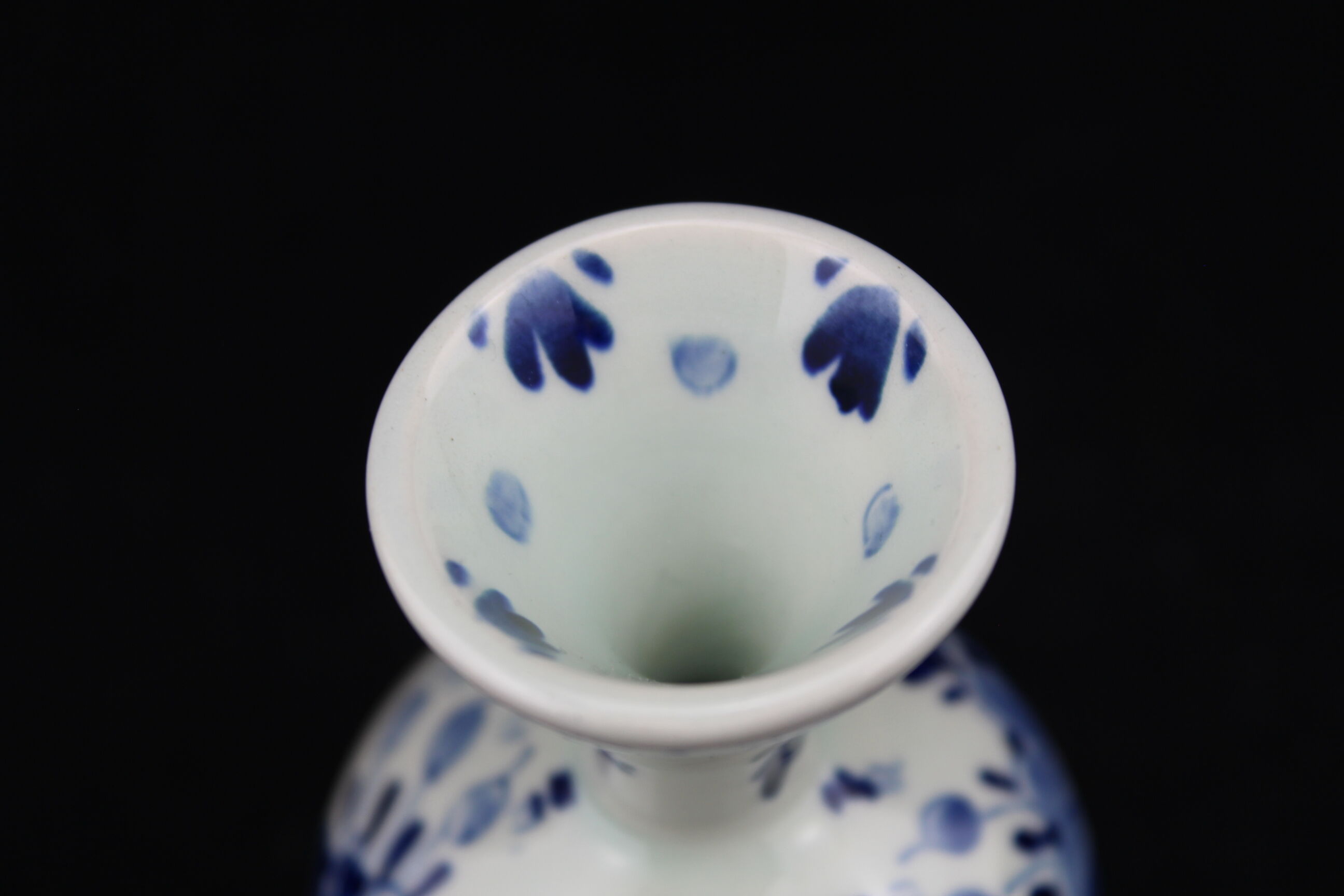 Vase earthenware of Delft, Holland