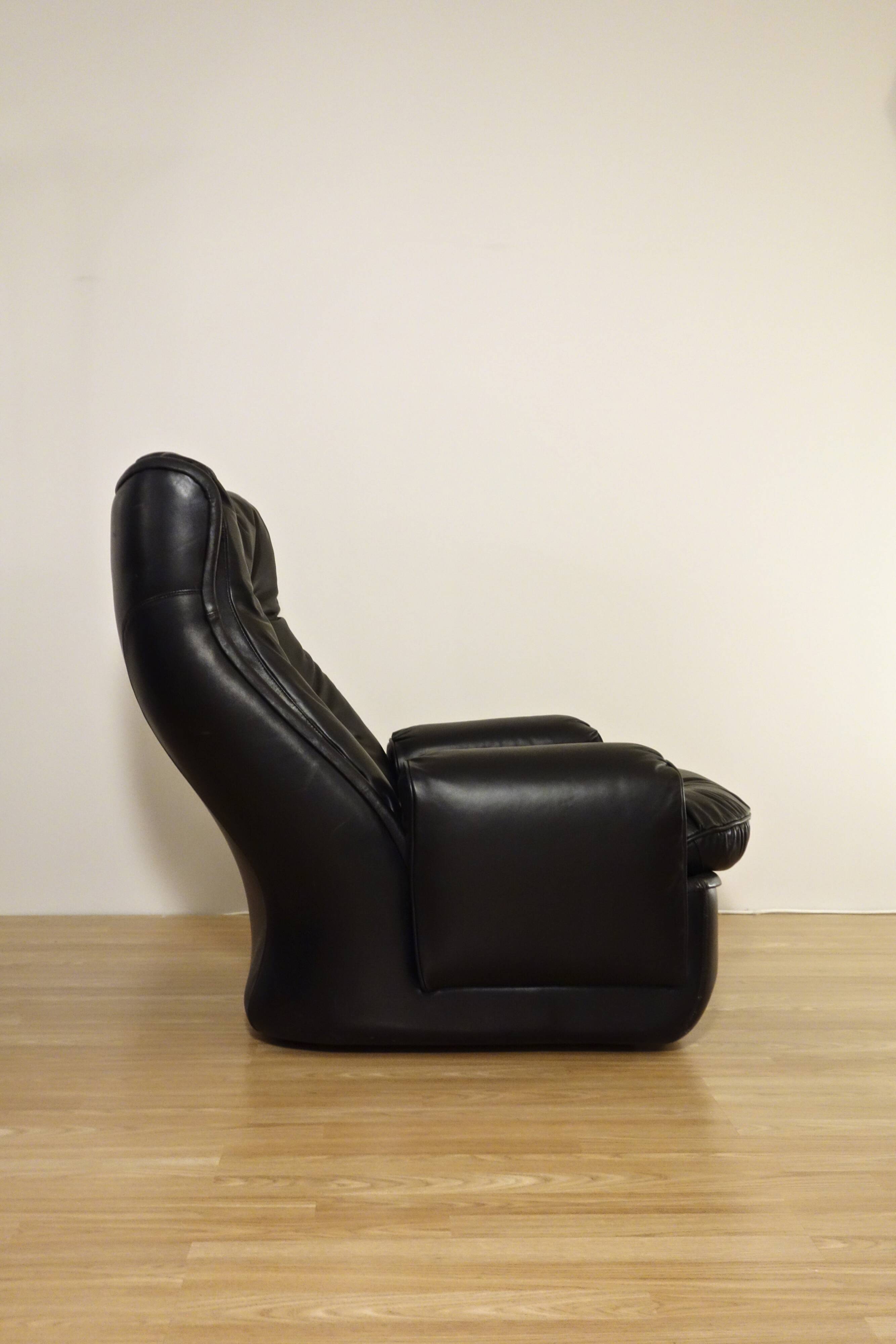Orchidée leather armchair by Michel Cadestin for Airborne, France 1970's