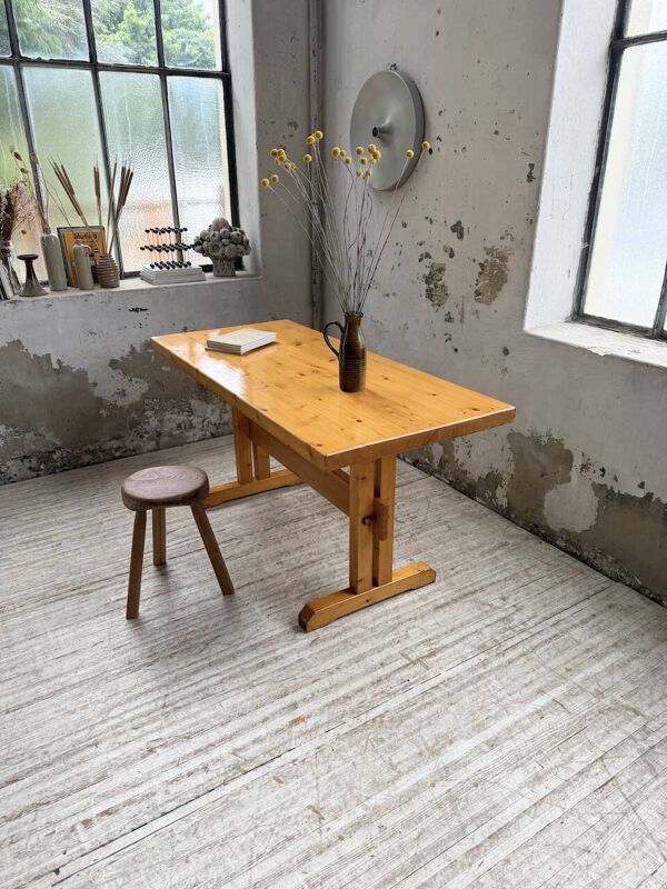 Table mobilier montagne perriand 1970