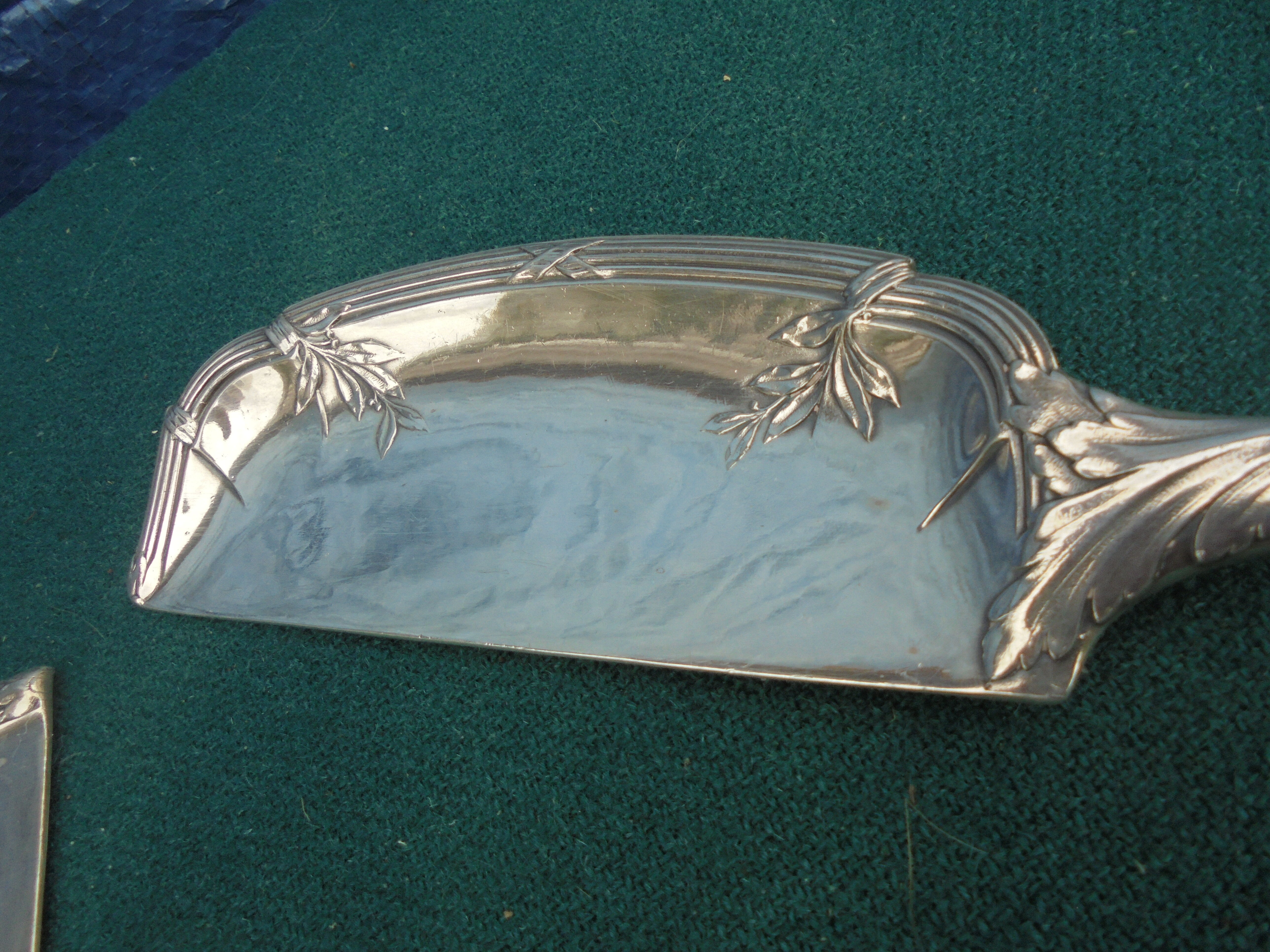 Gallia Christofle crumb tray and shovel