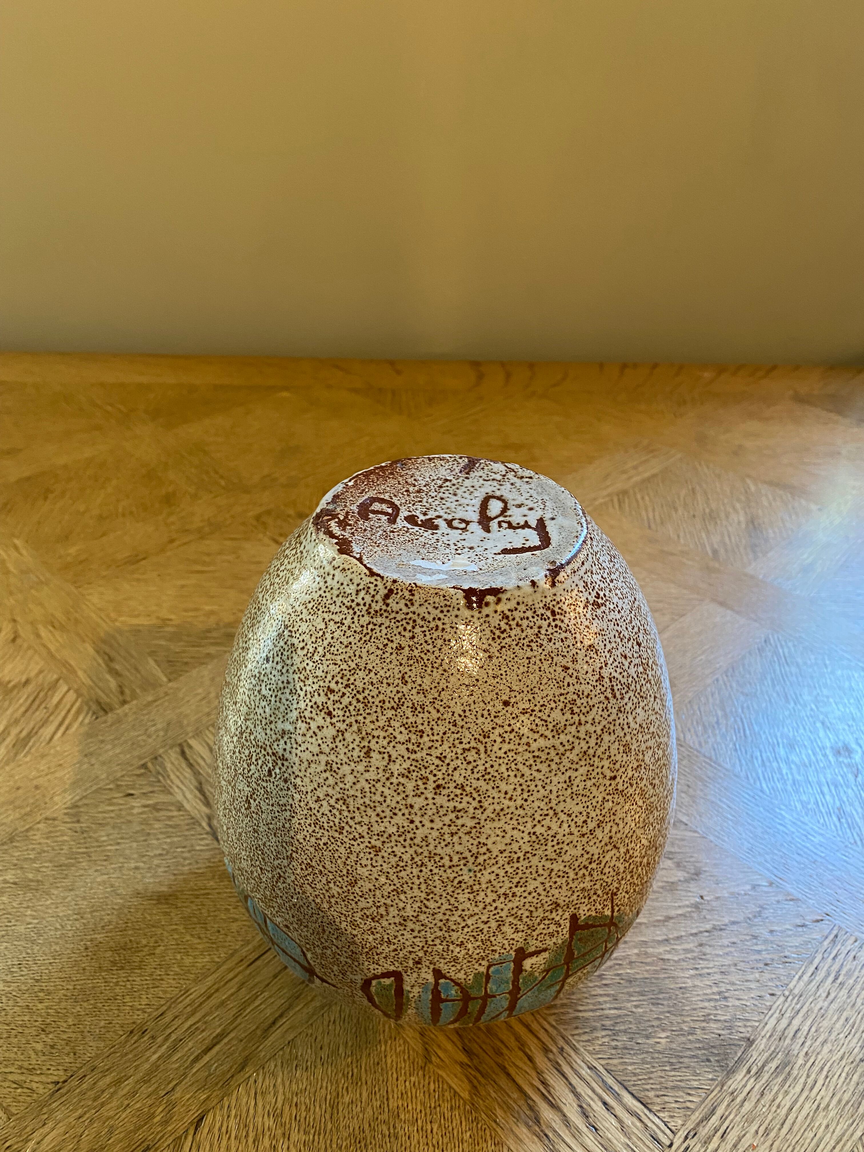 Accolay ceramic vase with geometric patterns