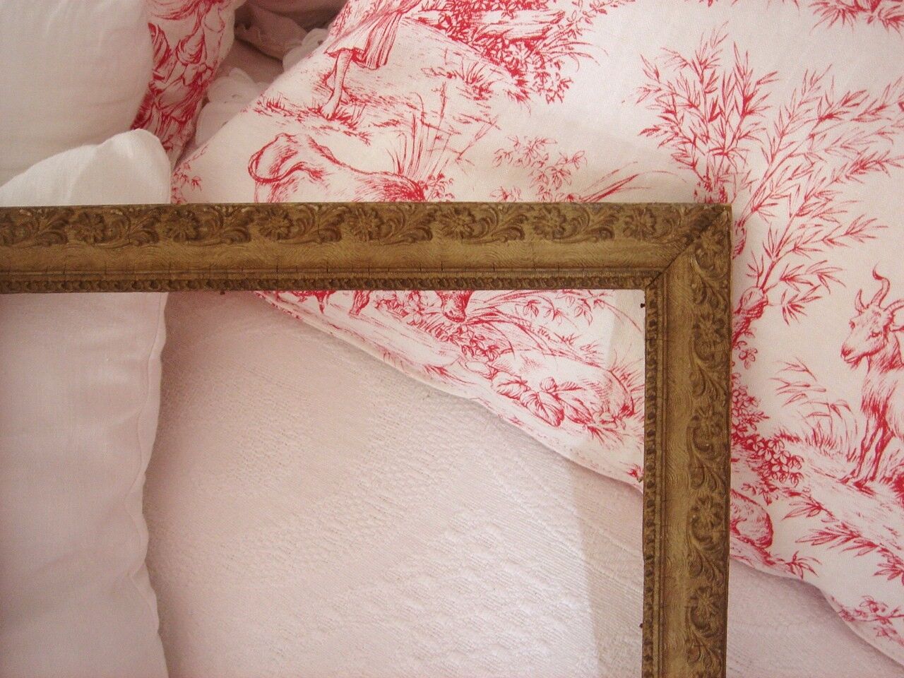 Frame rectangle morded wood mouldings