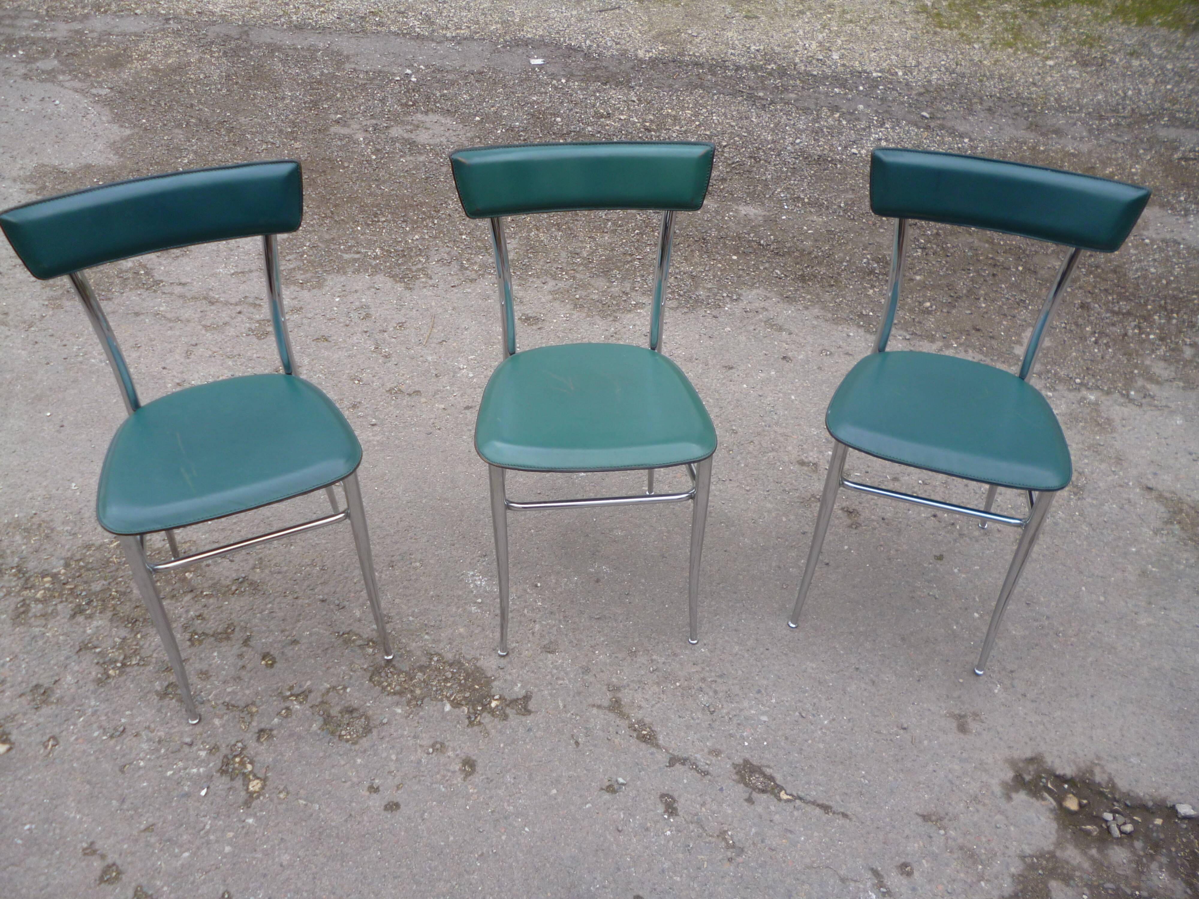3 chaises chromé et cuir vert