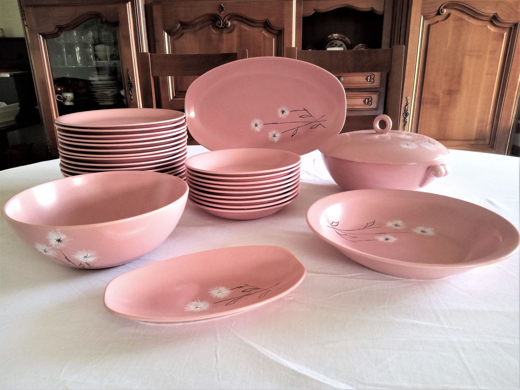 Longchamp - Longchamp ceramic table serving part, dandelion pattern (26 pieces)