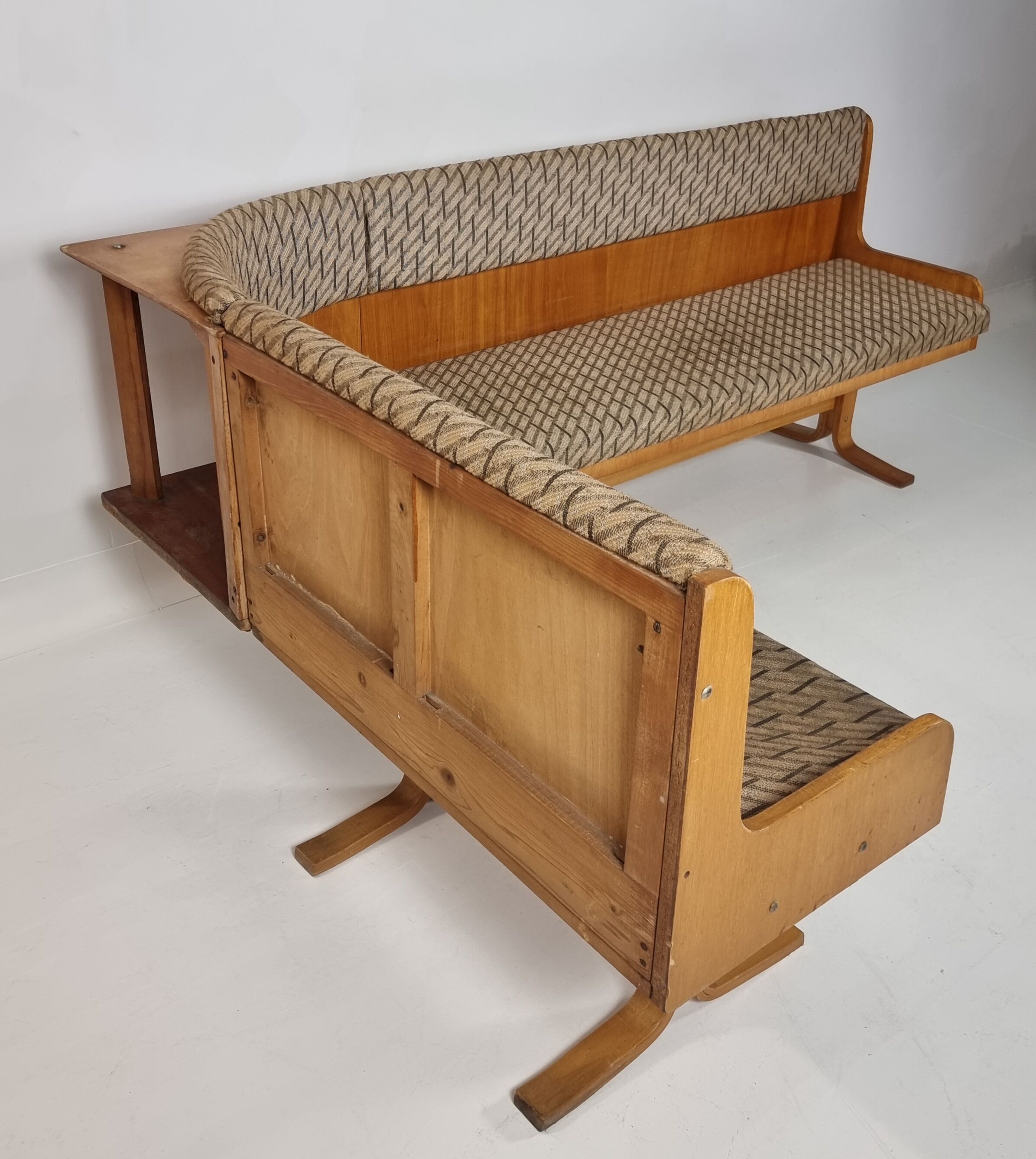 Canapé d’angle et 2 chaises par Ludvik Volak pour Drevopodnik Holesov, années 1960