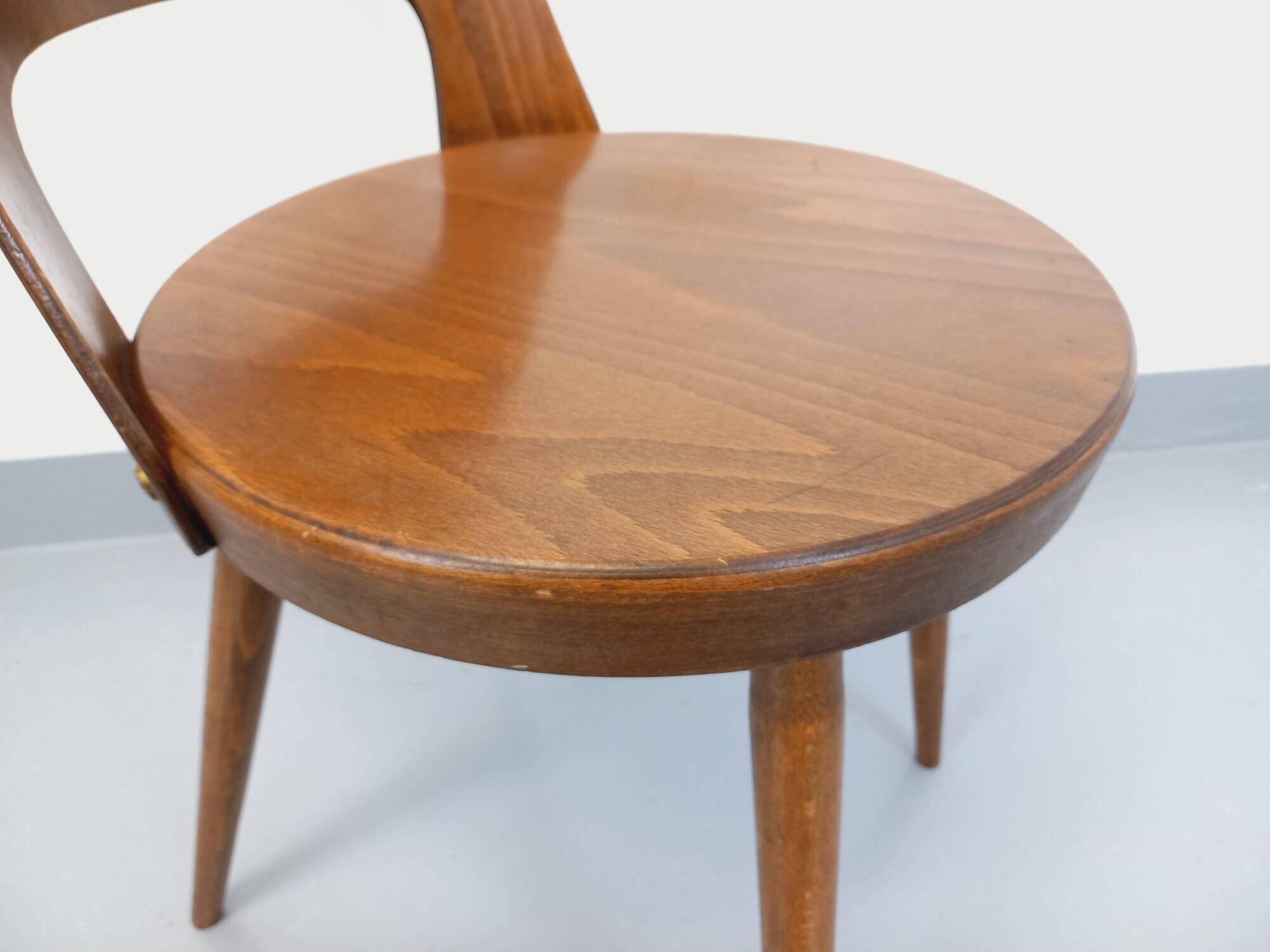 Chaise Mondor vintage de marque Baumann en bois des années 60