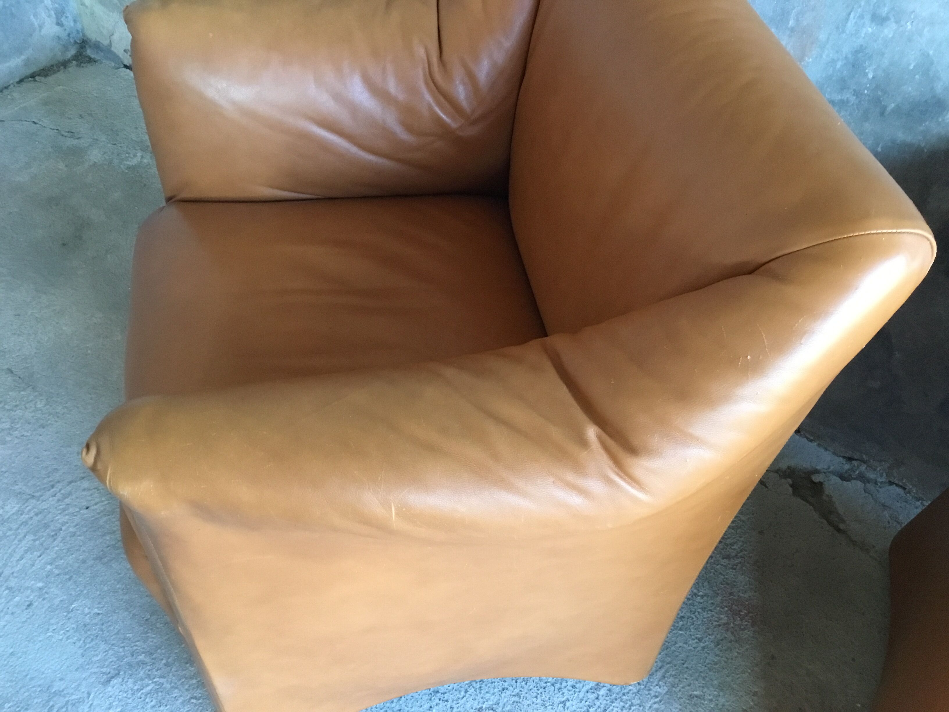 Pair of convertible armchairs in cognac leather - vintage 1970