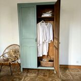 Armoire parisienne vert demoiselles