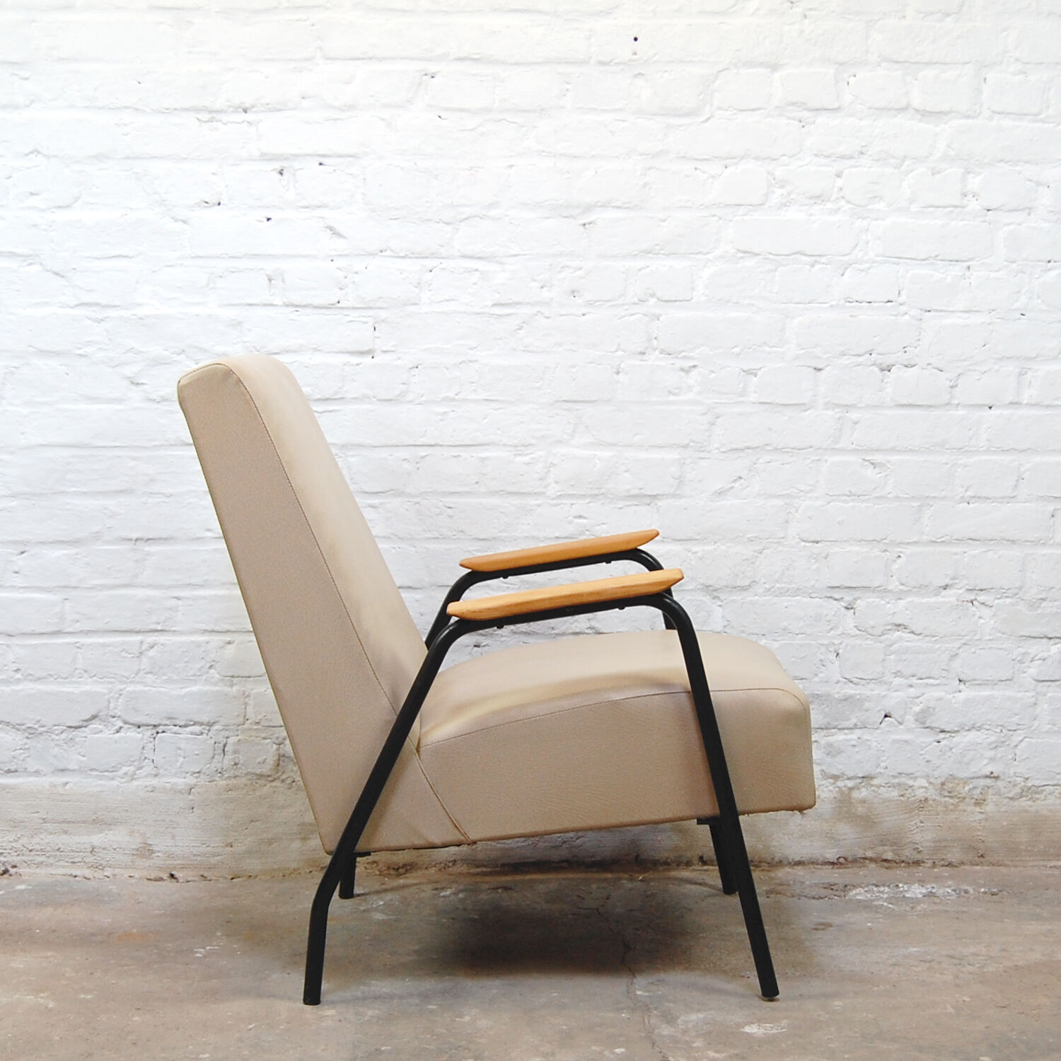 Armchair "Reclamation" by Pierre Guariche for Meurop, 1950s