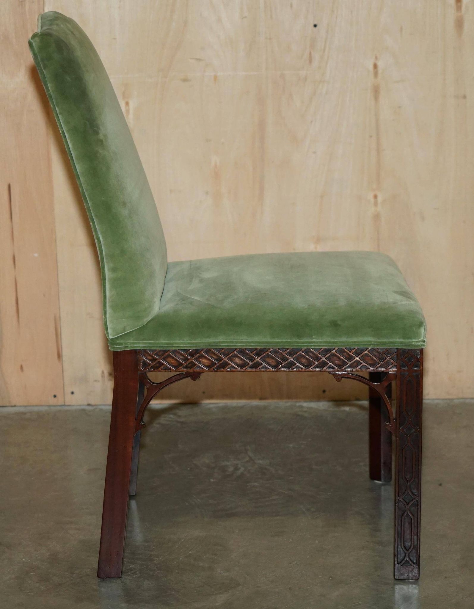 Paire de chaises d'appoint victorien Thomas Chippendale finement sculptées